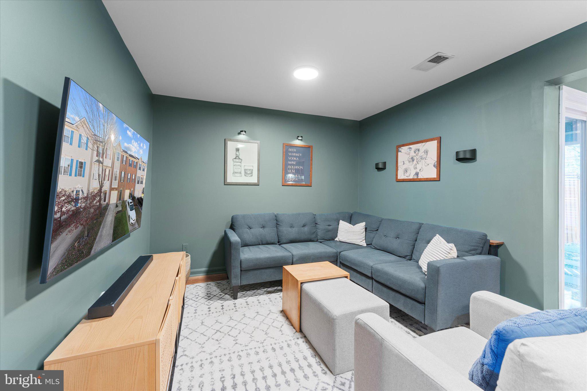 ASHBURN FARM - Residential