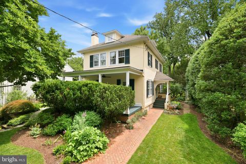 Photo of 6411 33rd Street NW, WASHINGTON, DC 20015 (MLS # DCDC2269050)