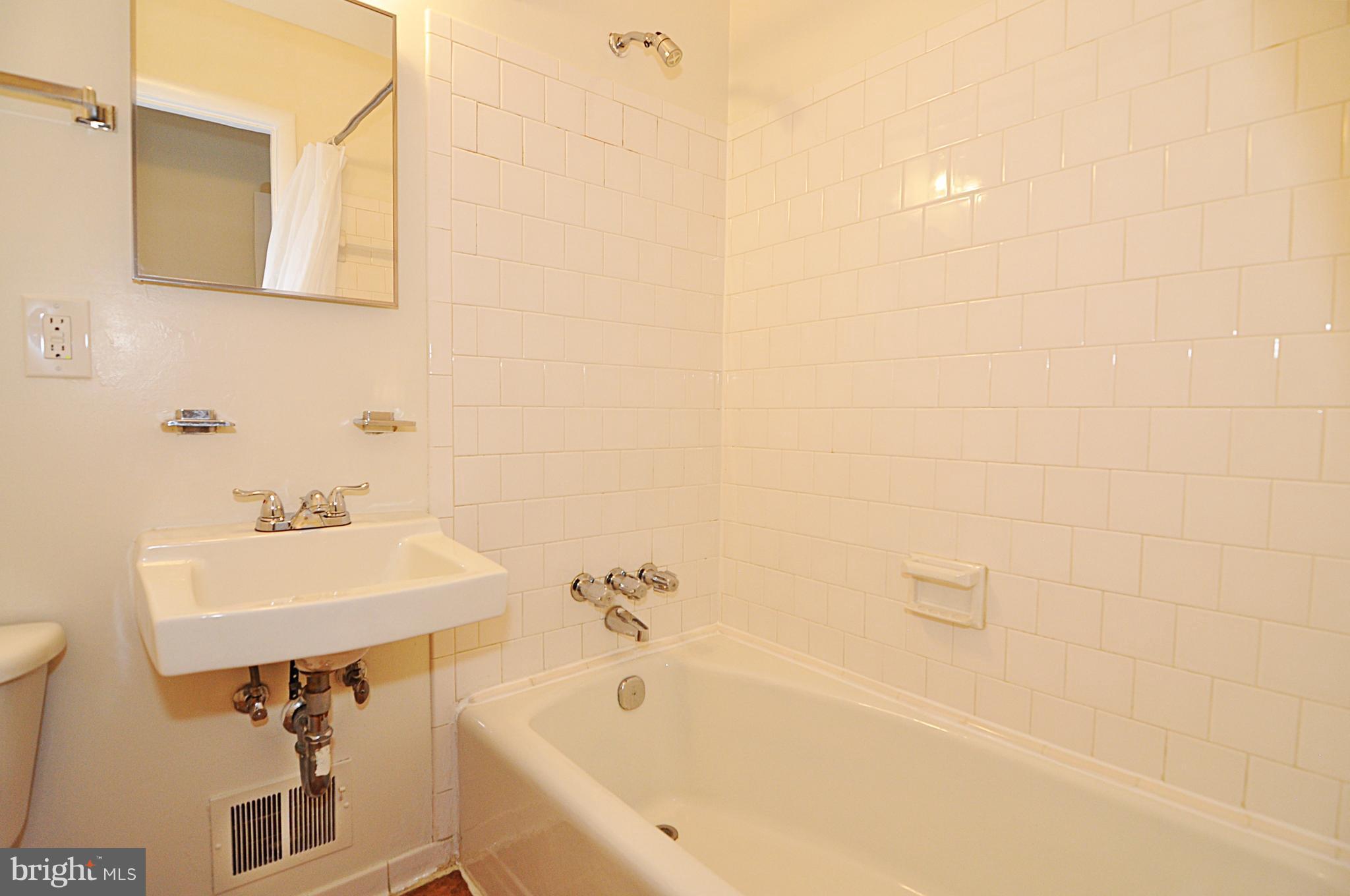 SLEEPY HOLLOW PARK - Residential Lease