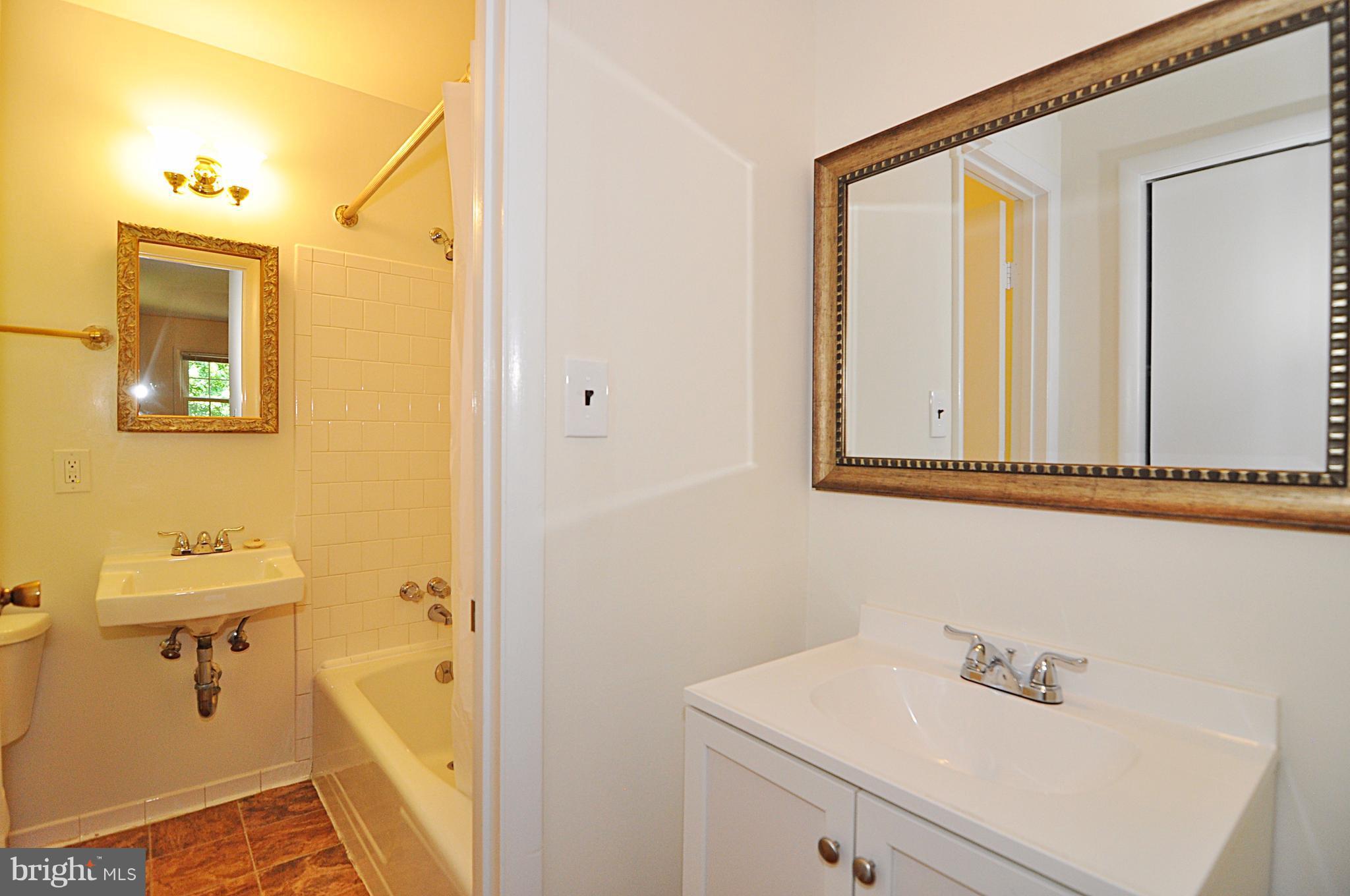 SLEEPY HOLLOW PARK - Residential Lease