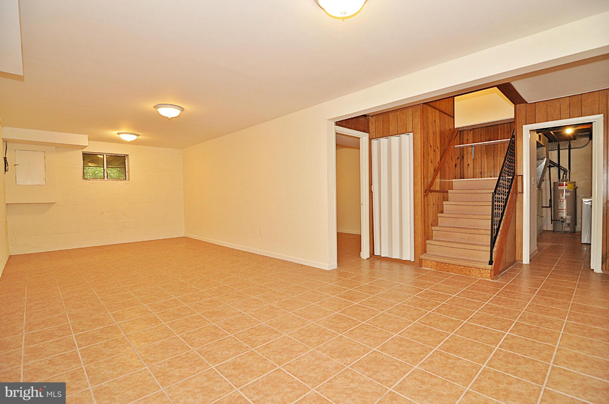 SLEEPY HOLLOW PARK - Residential Lease