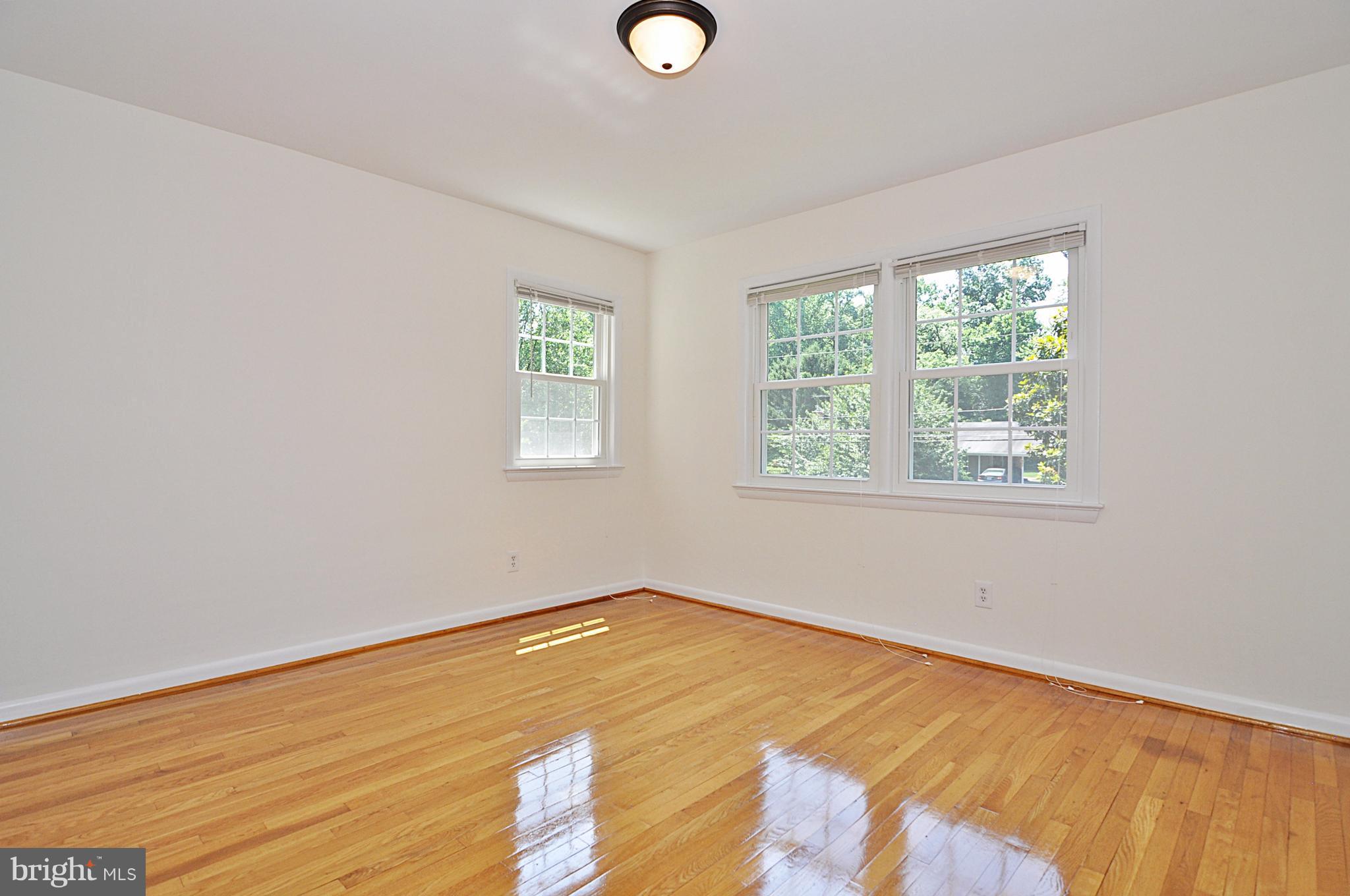 SLEEPY HOLLOW PARK - Residential Lease