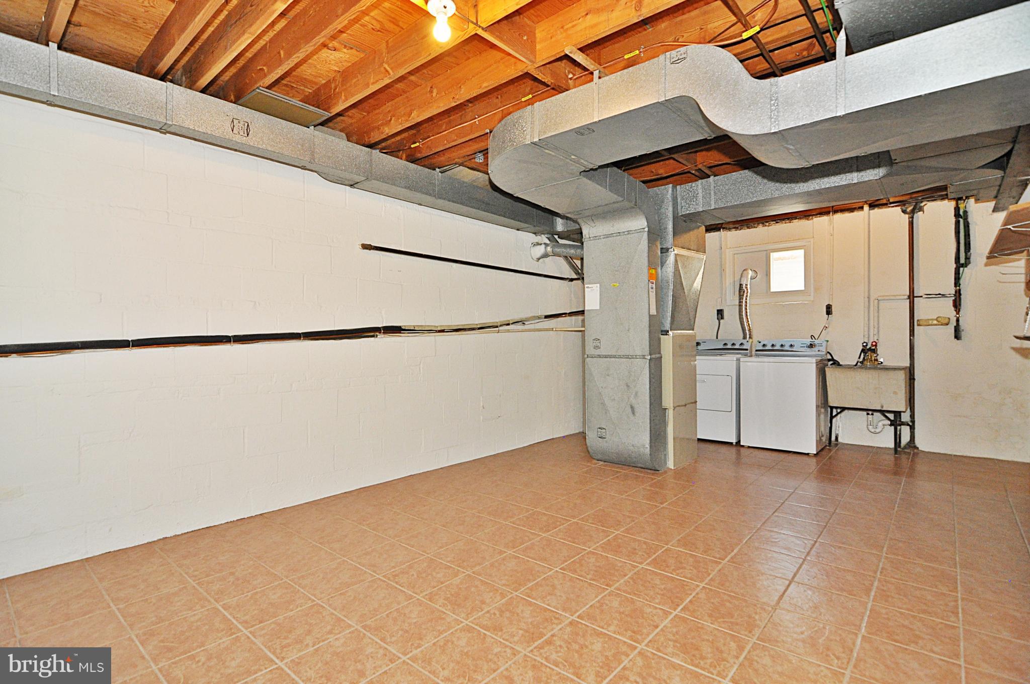 SLEEPY HOLLOW PARK - Residential Lease