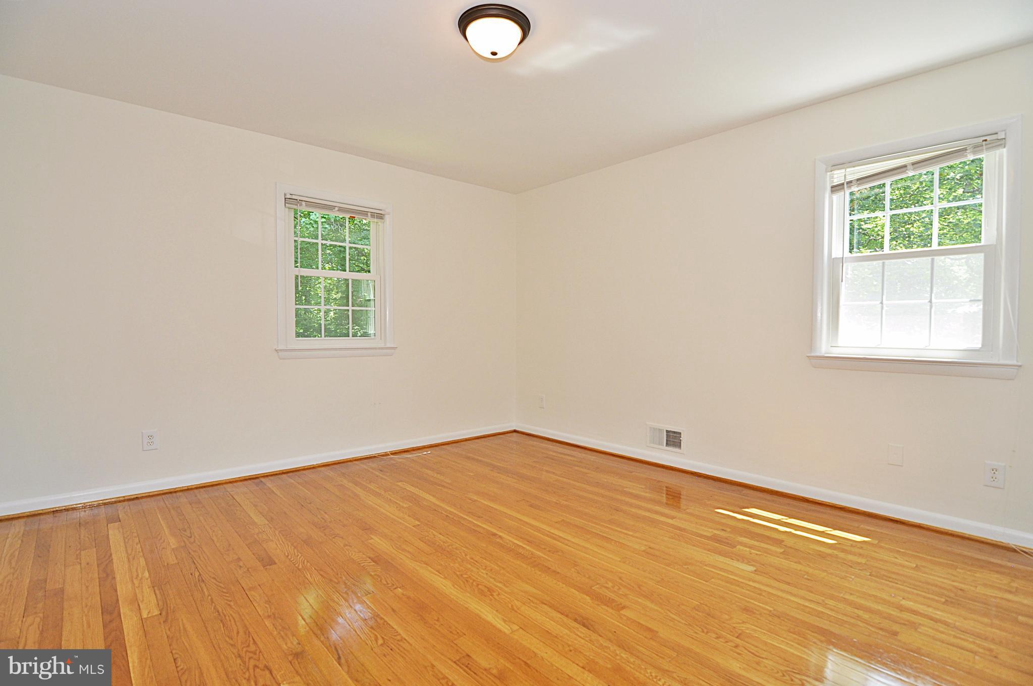 SLEEPY HOLLOW PARK - Residential Lease