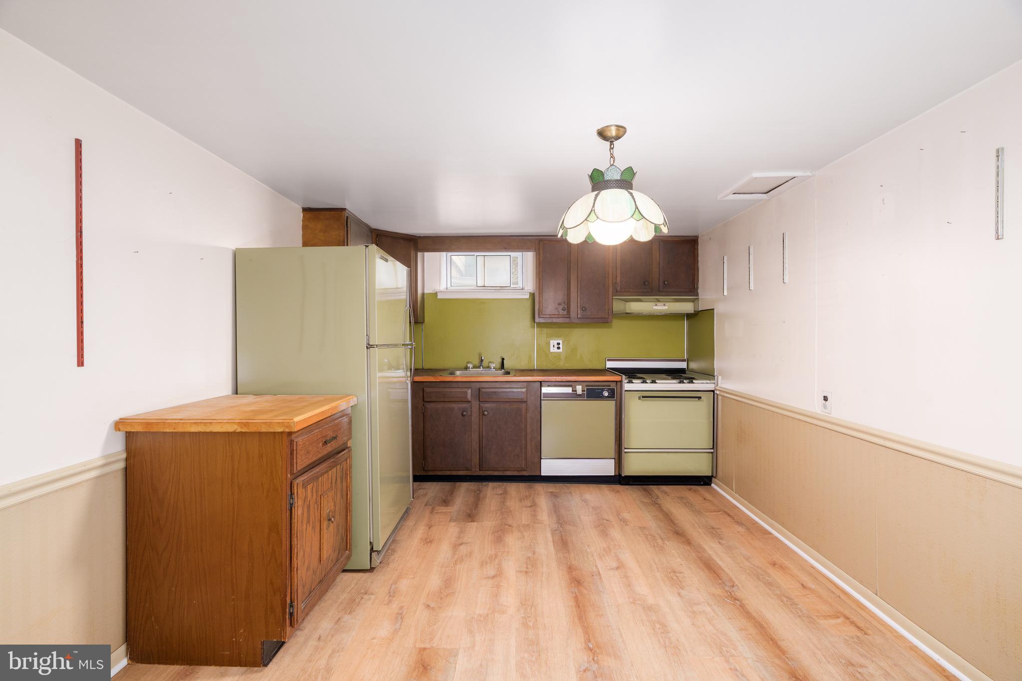 THOMSON ESTATES - Residential