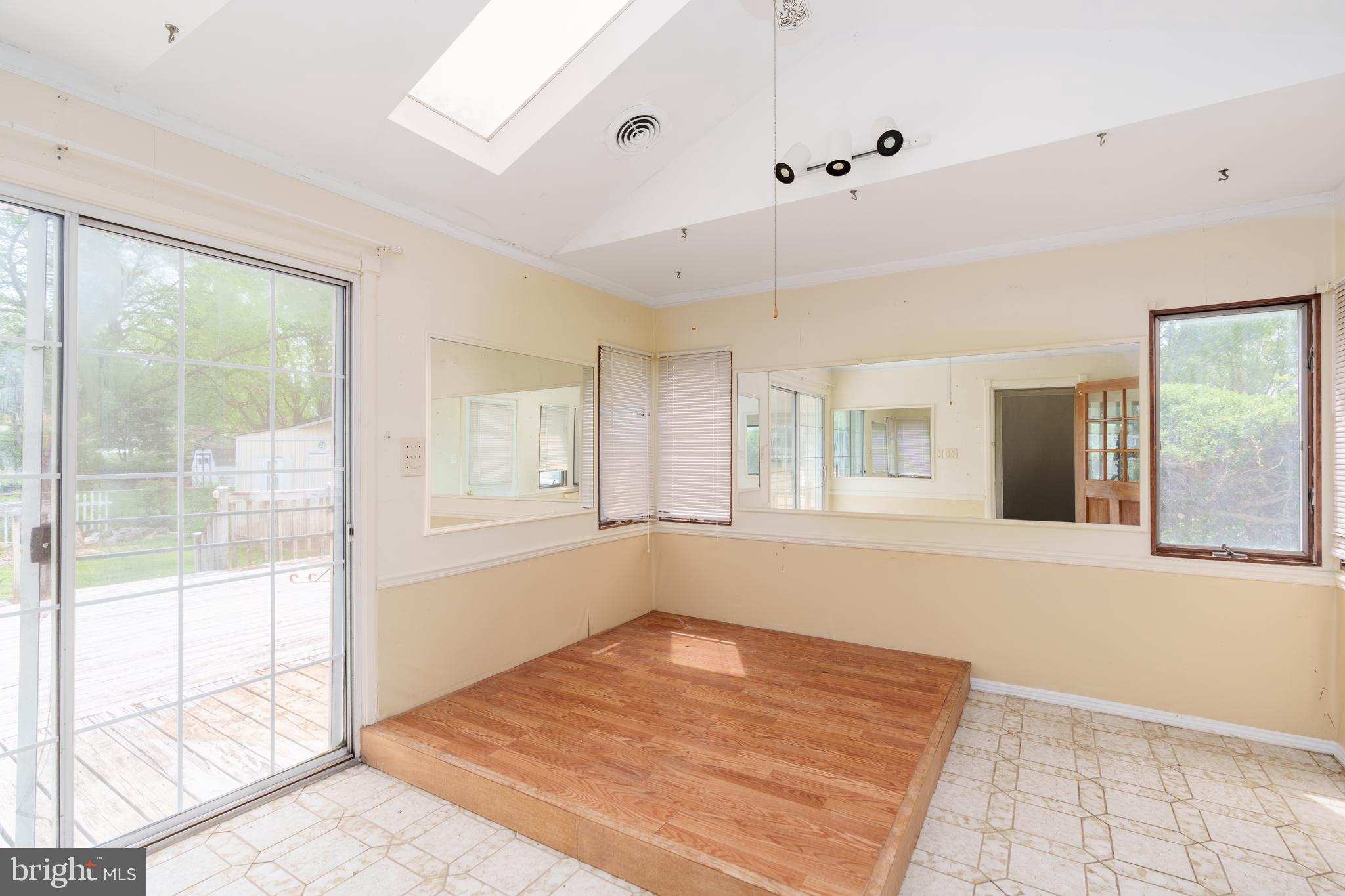 THOMSON ESTATES - Residential