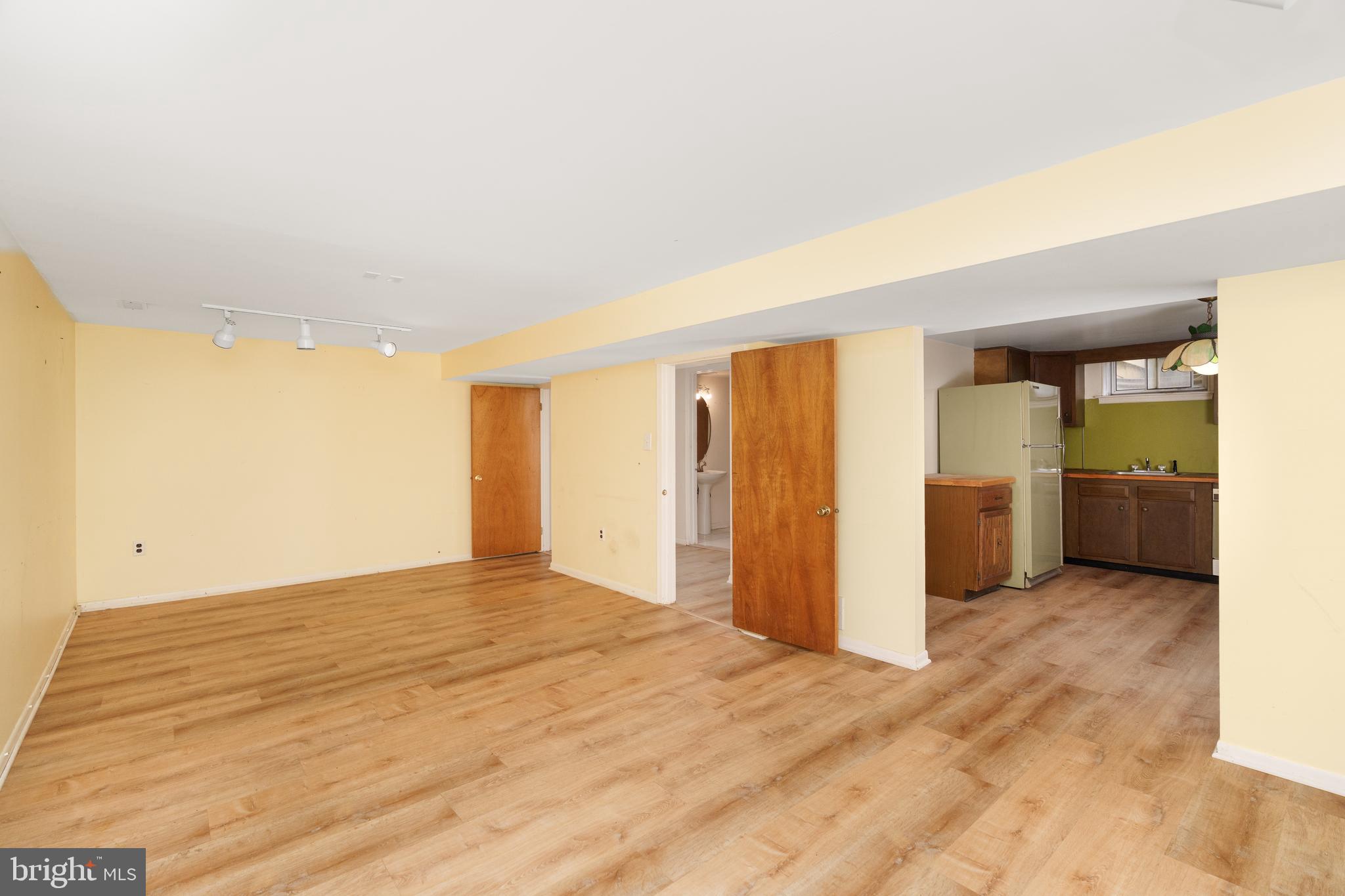 THOMSON ESTATES - Residential