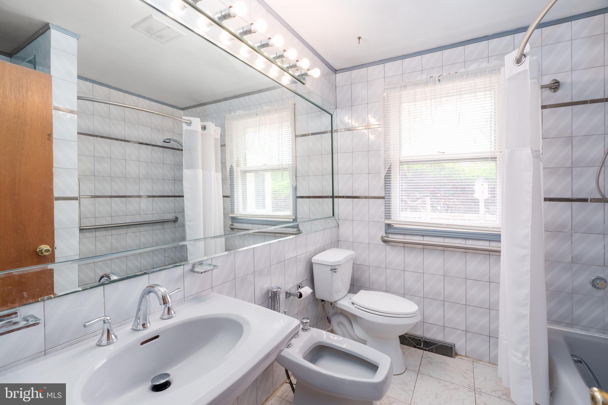 THOMSON ESTATES - Residential