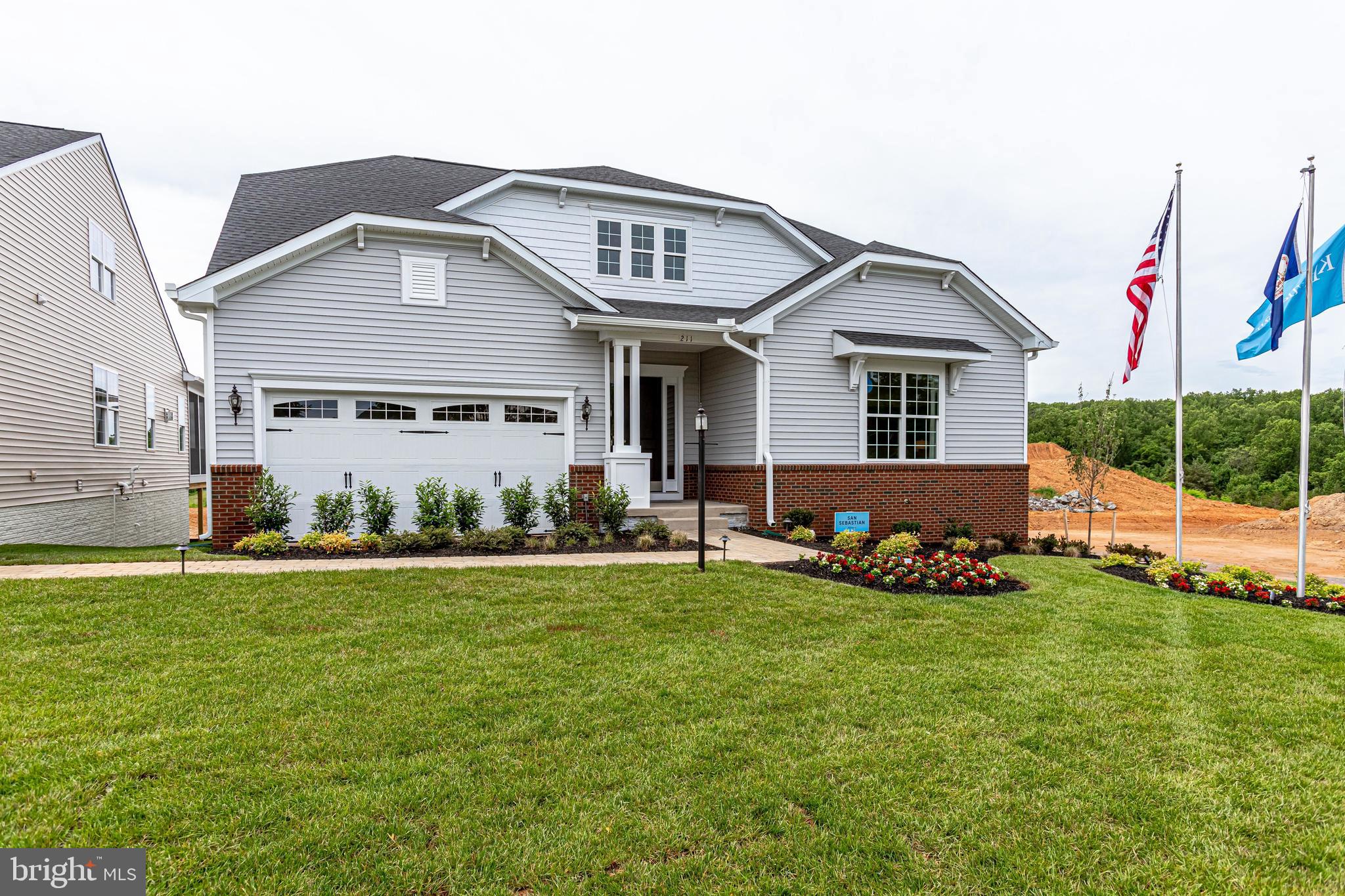 FOUR SEASONS - Residential