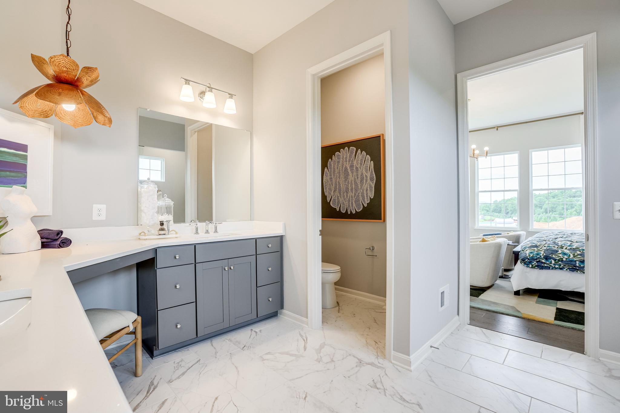 FOUR SEASONS - Residential