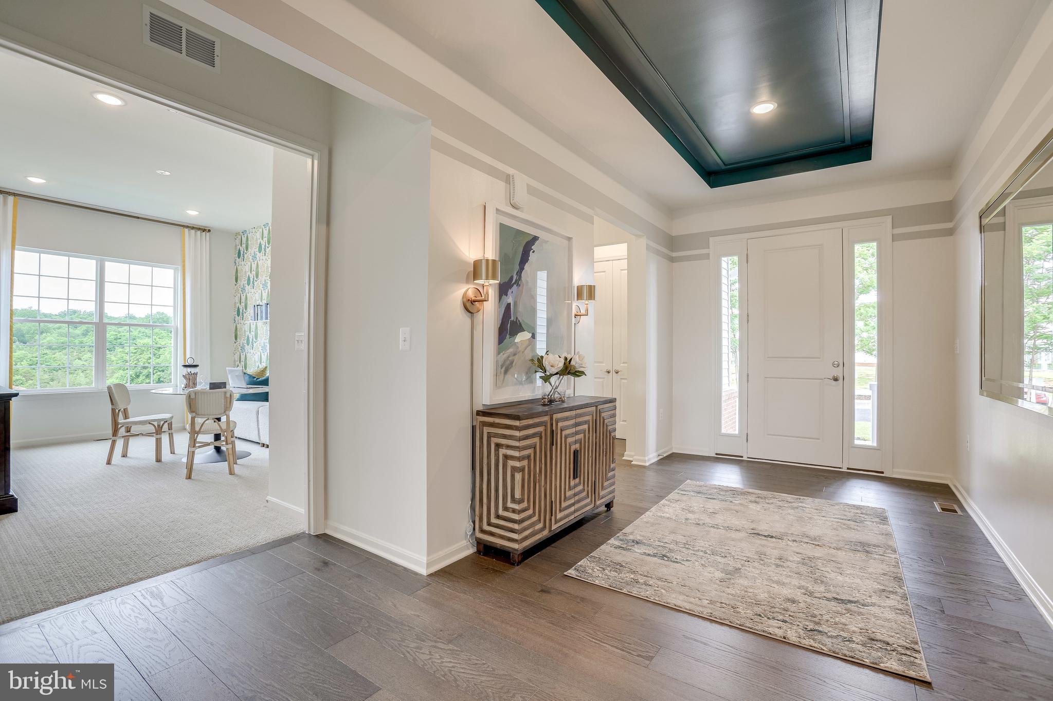 FOUR SEASONS - Residential