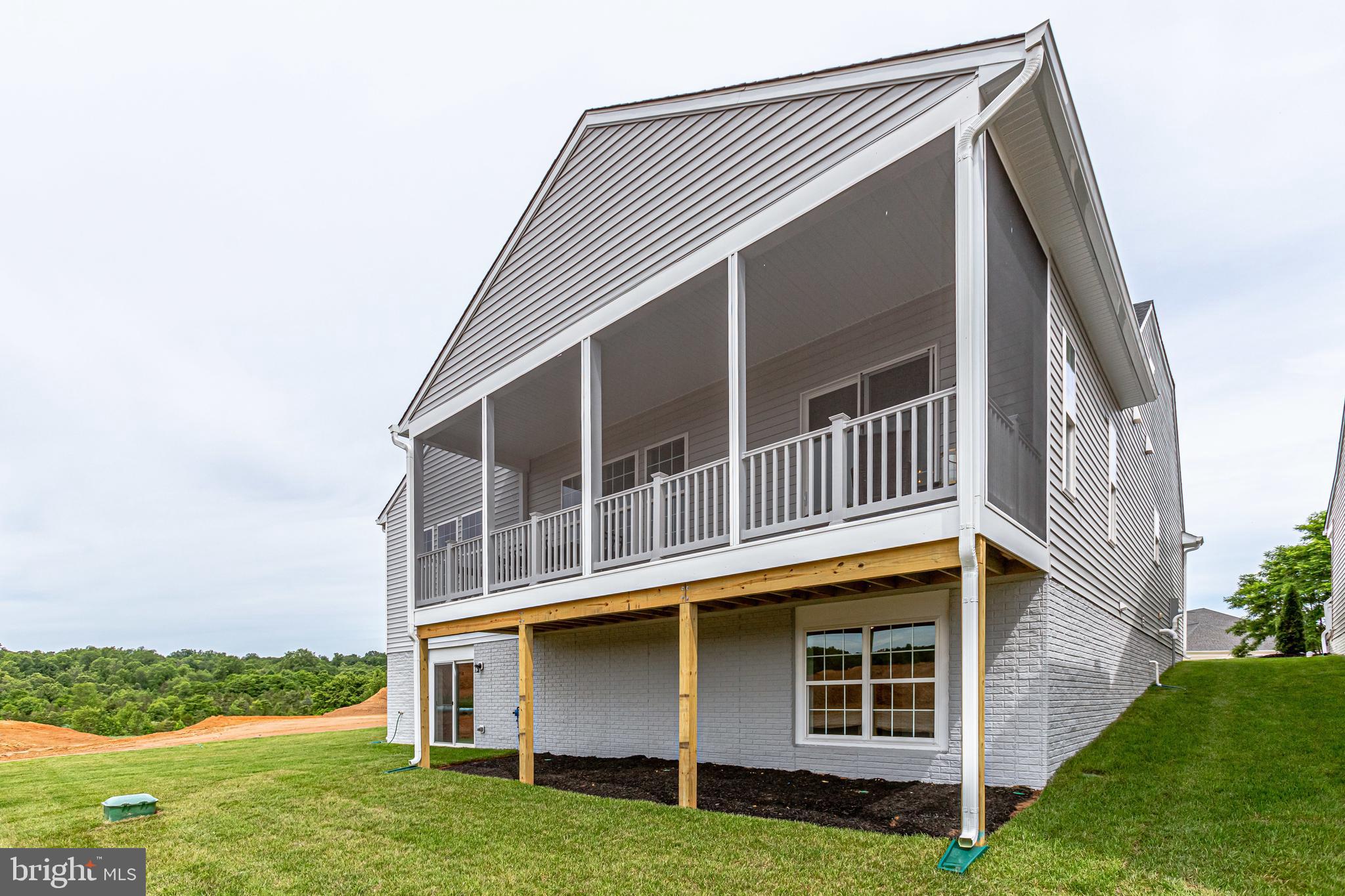 FOUR SEASONS - Residential