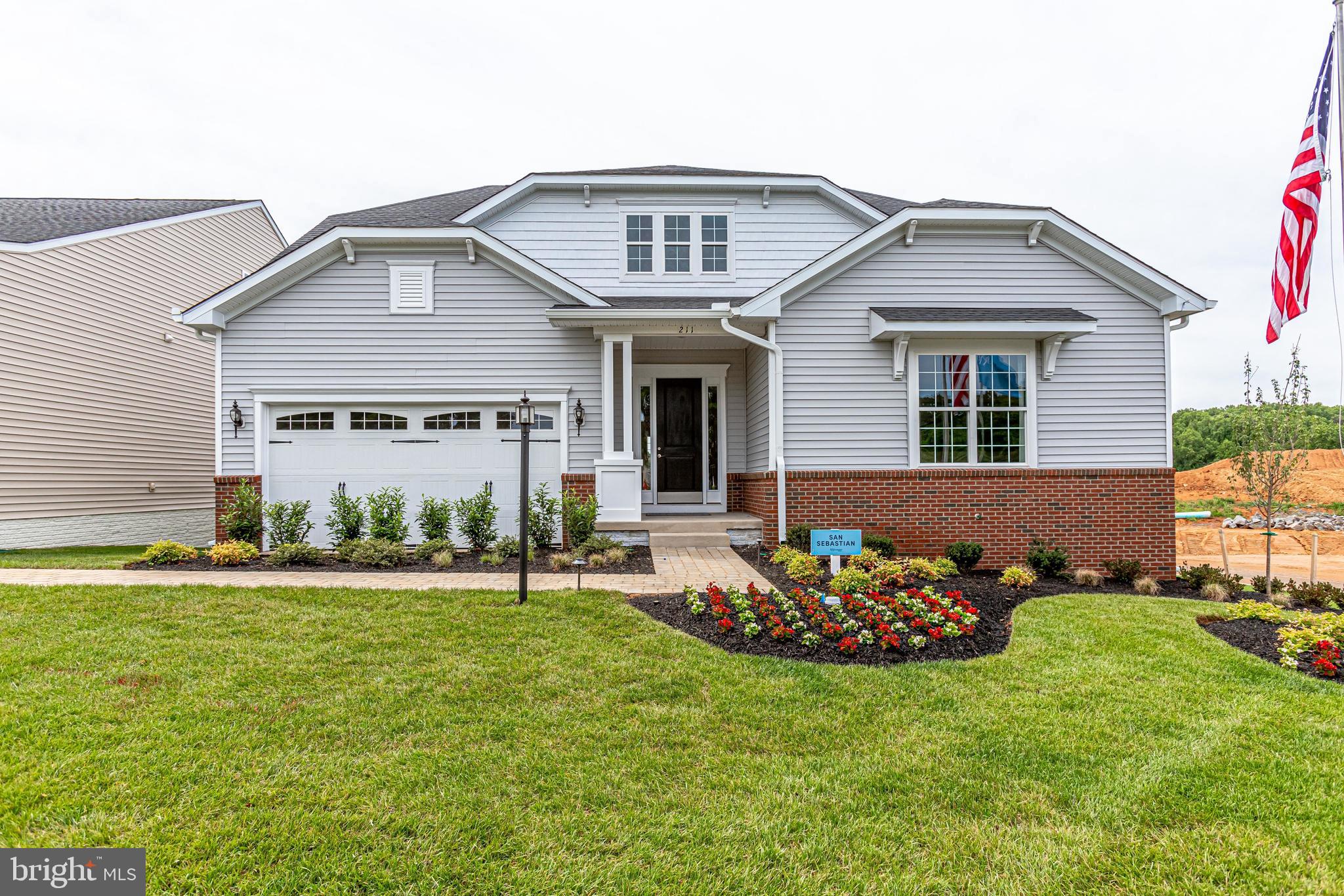 FOUR SEASONS - Residential