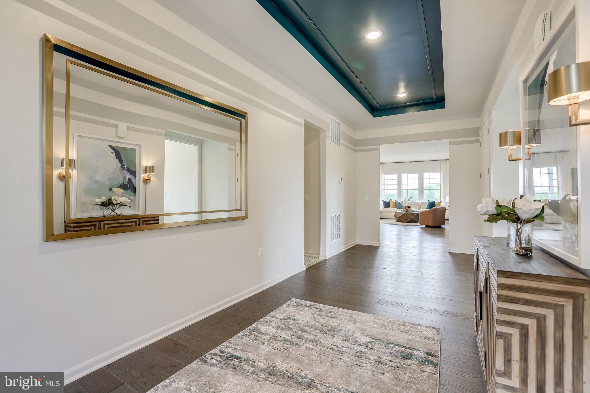 FOUR SEASONS - Residential