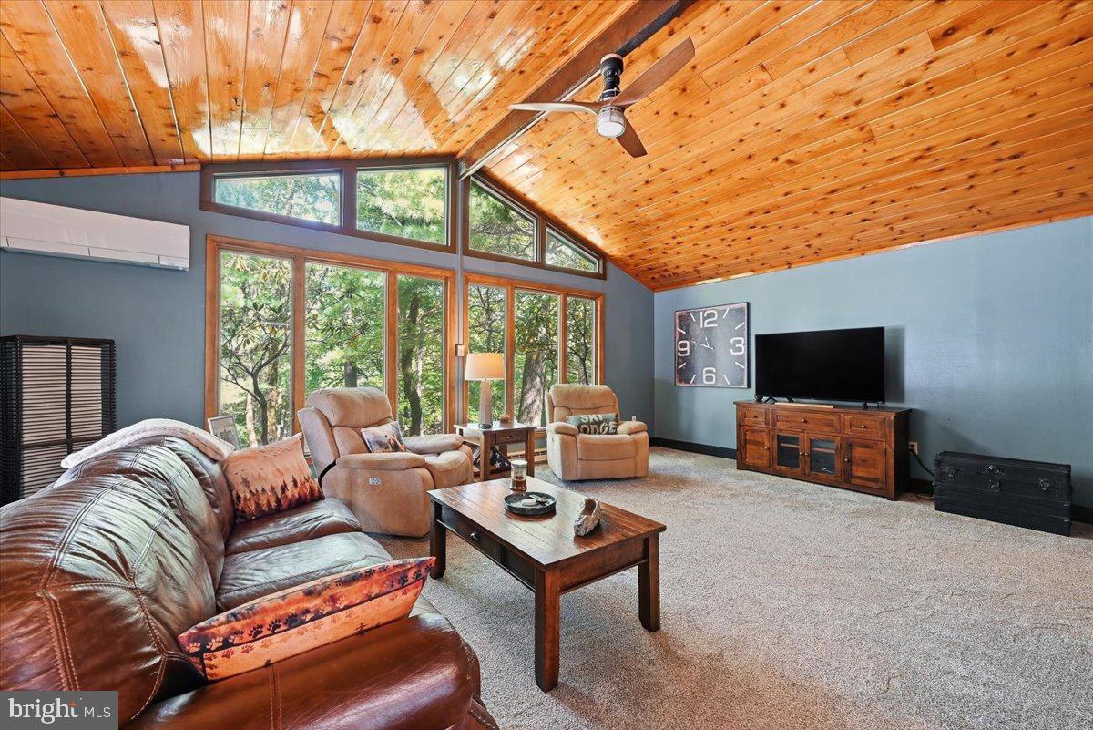 33 ESTATES DRIVE