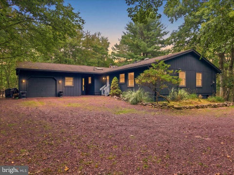 Homes For Sale - 33 Estates Drive<br/> LAKE HARMONY, PA 18624