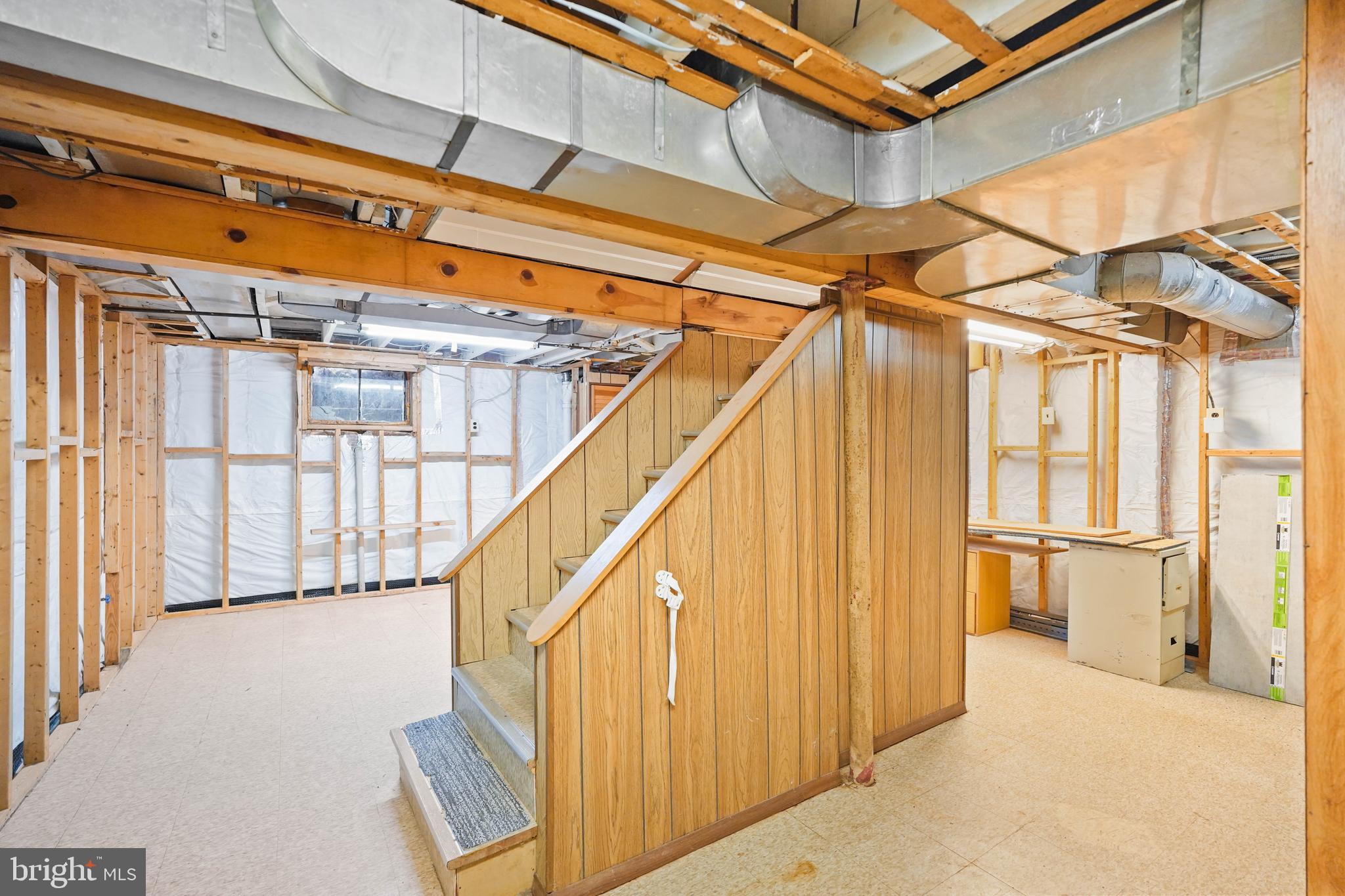 WHISTLING PINES - Residential