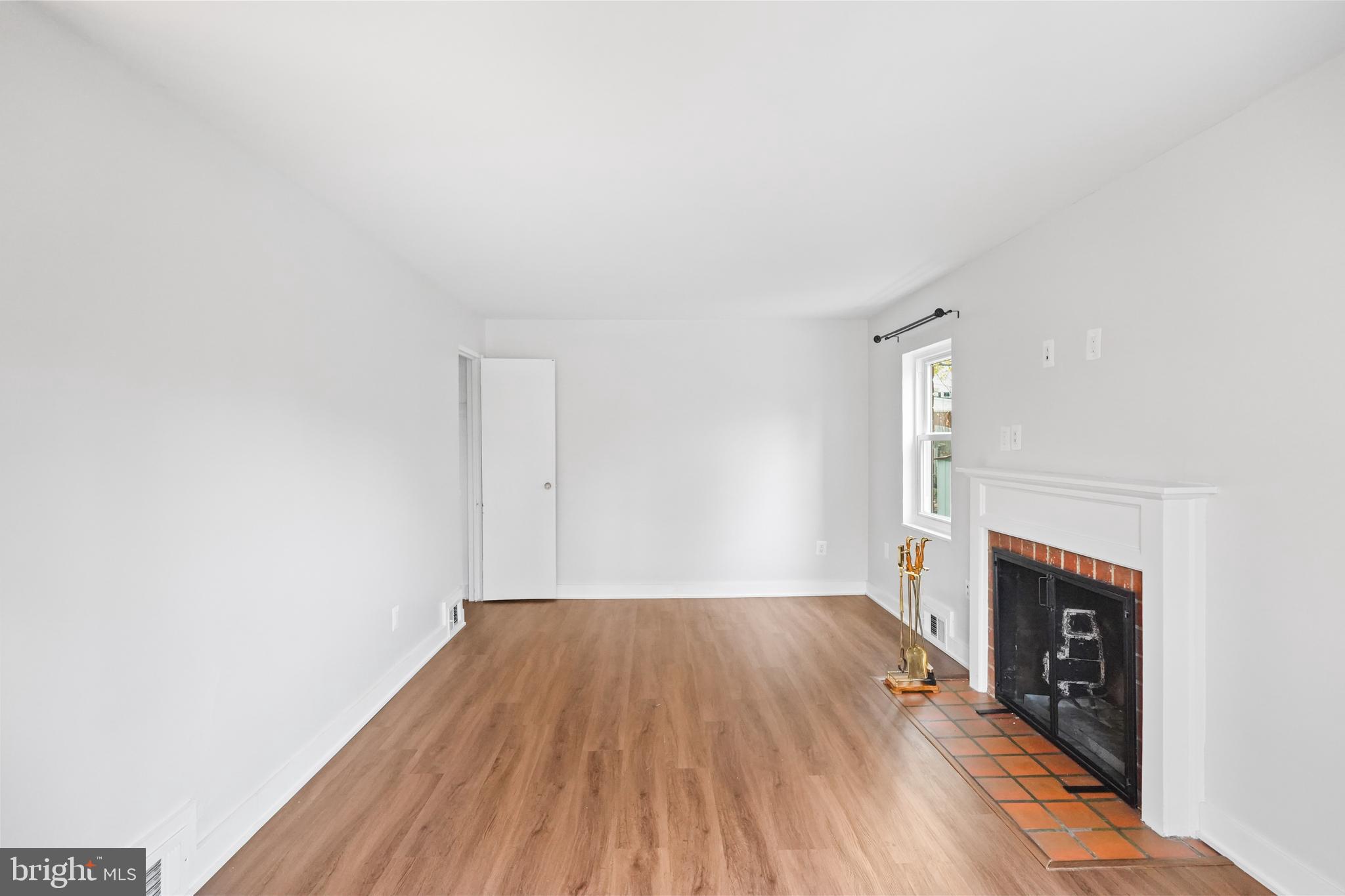 WHISTLING PINES - Residential