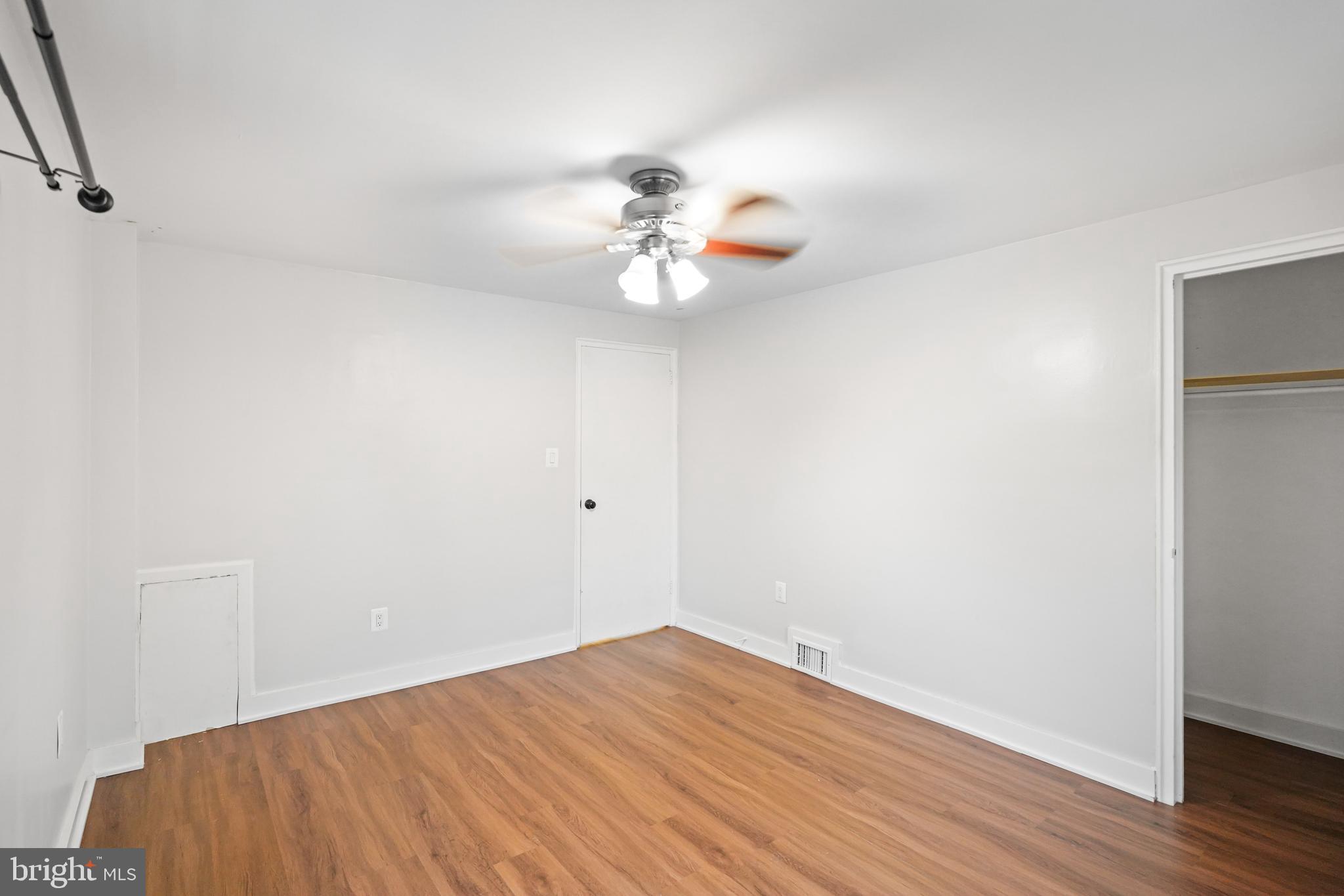 WHISTLING PINES - Residential