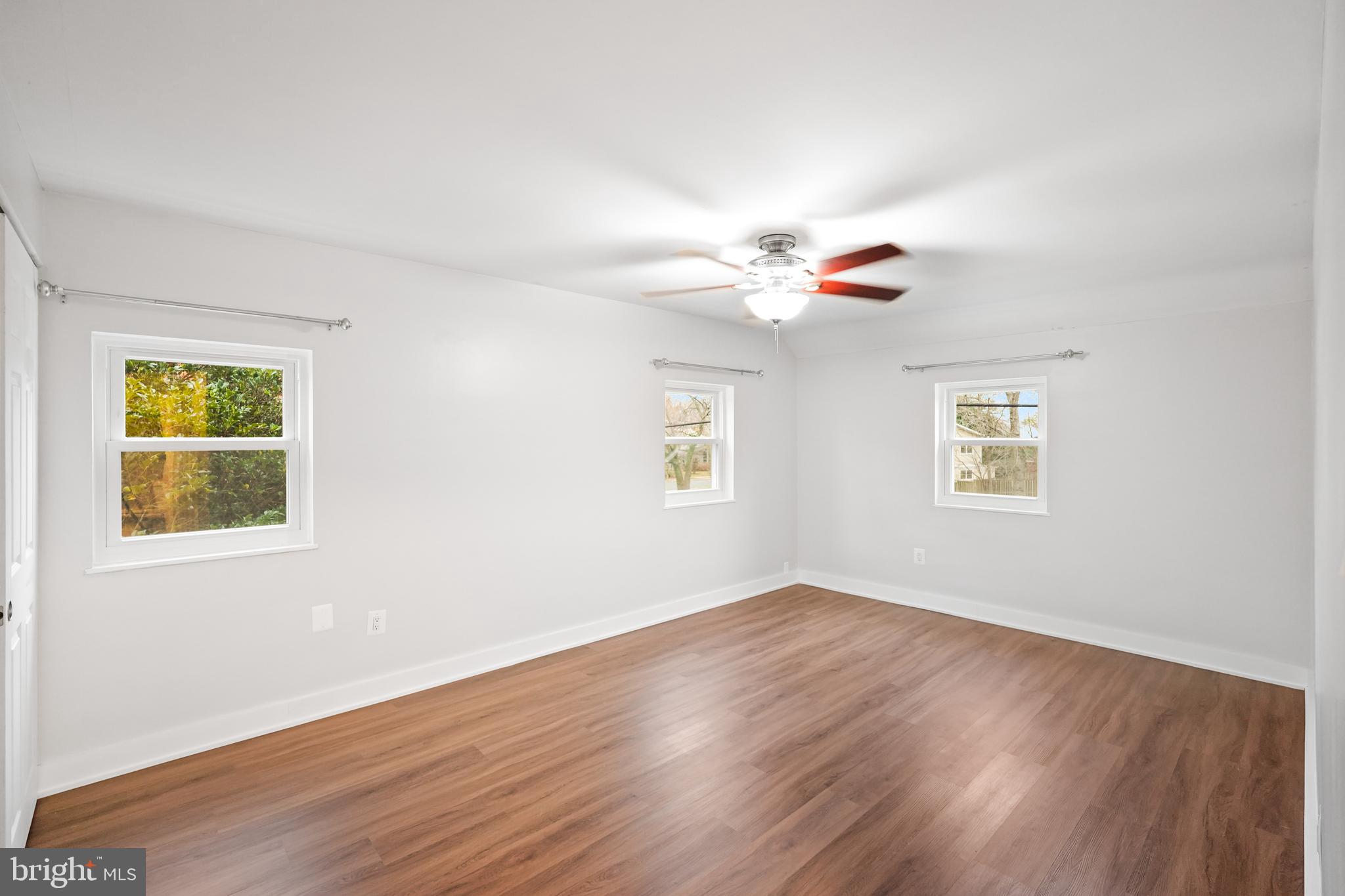 WHISTLING PINES - Residential