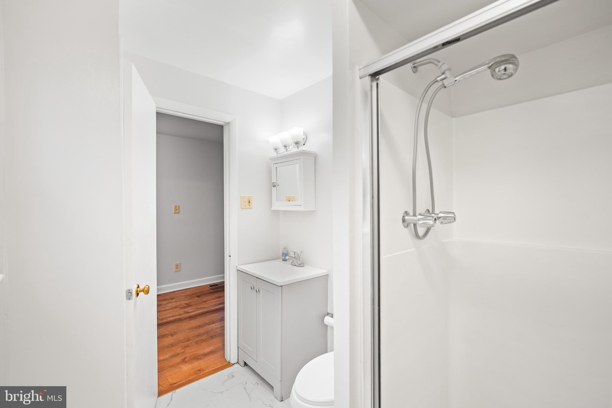 WHISTLING PINES - Residential