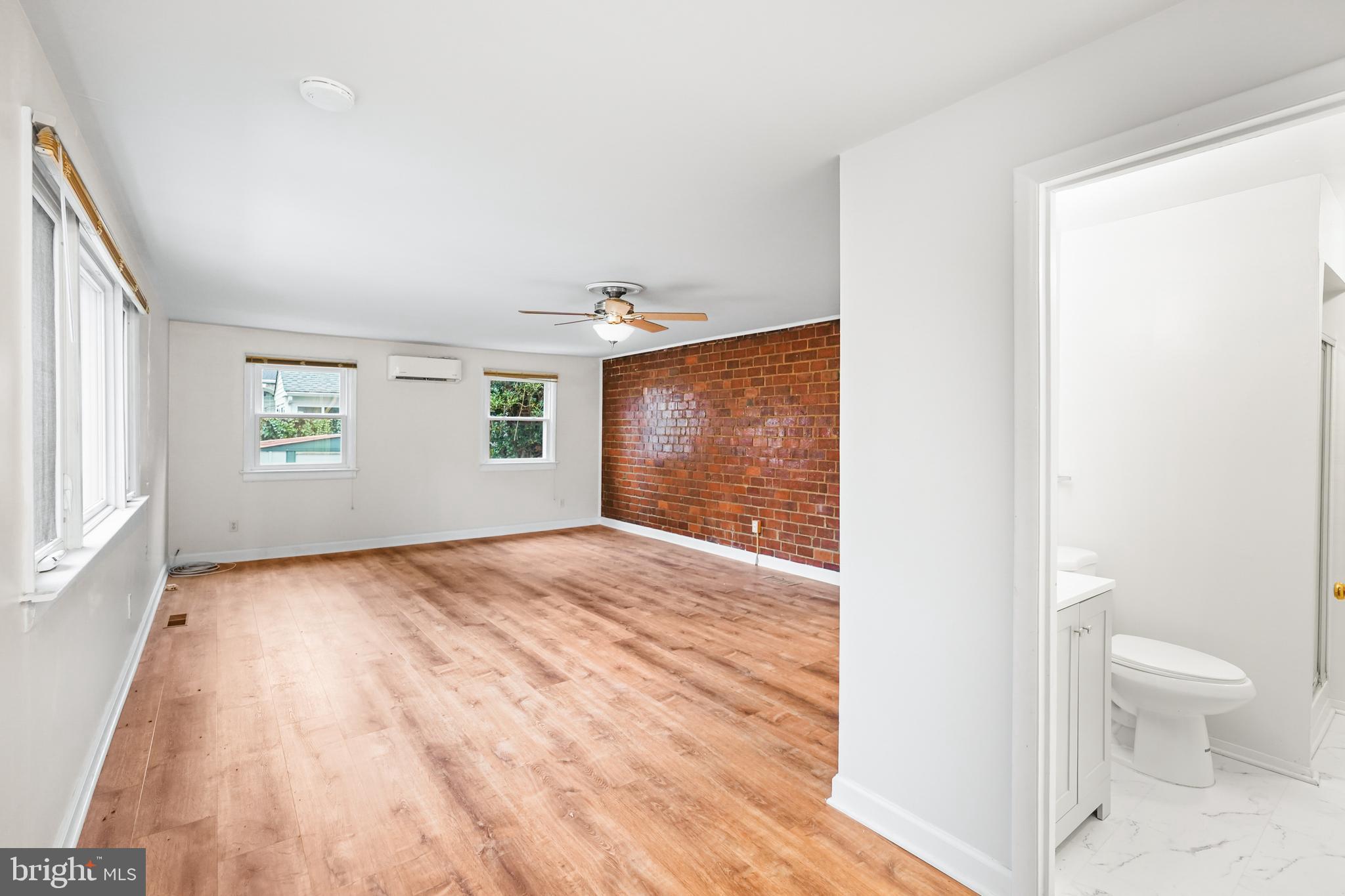 WHISTLING PINES - Residential