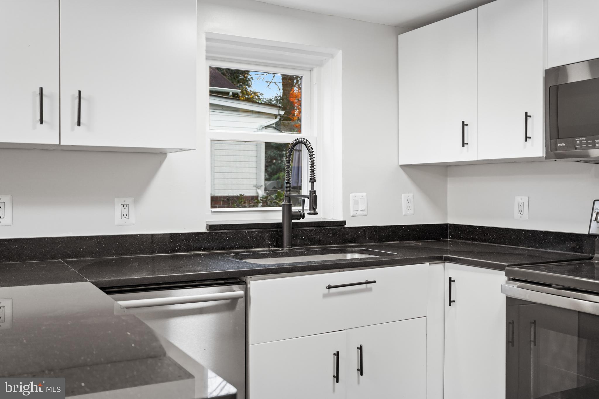 WHISTLING PINES - Residential