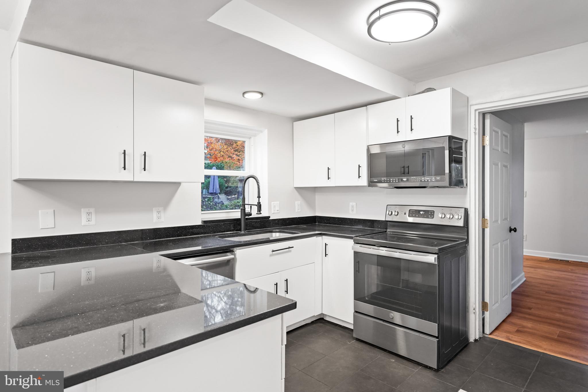 WHISTLING PINES - Residential