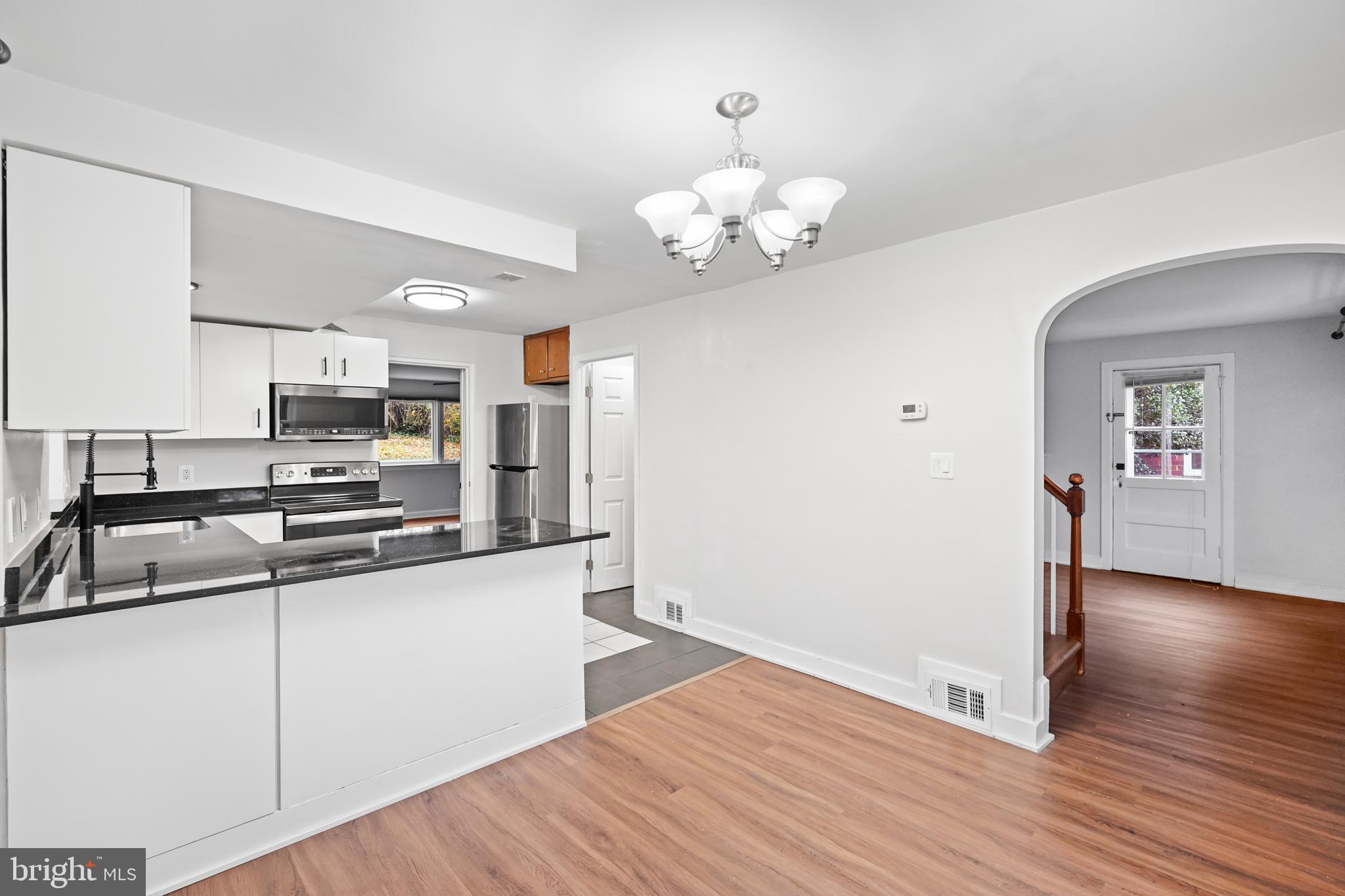 WHISTLING PINES - Residential