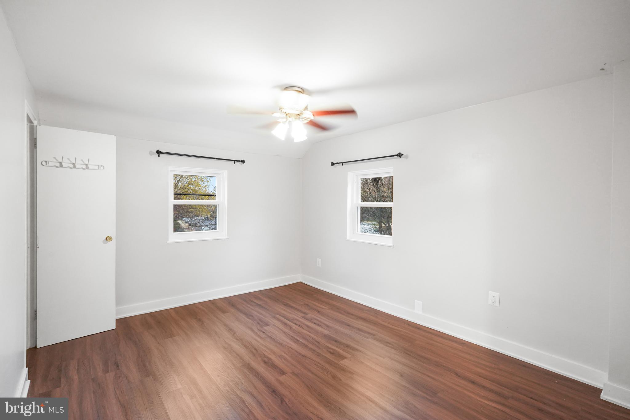 WHISTLING PINES - Residential