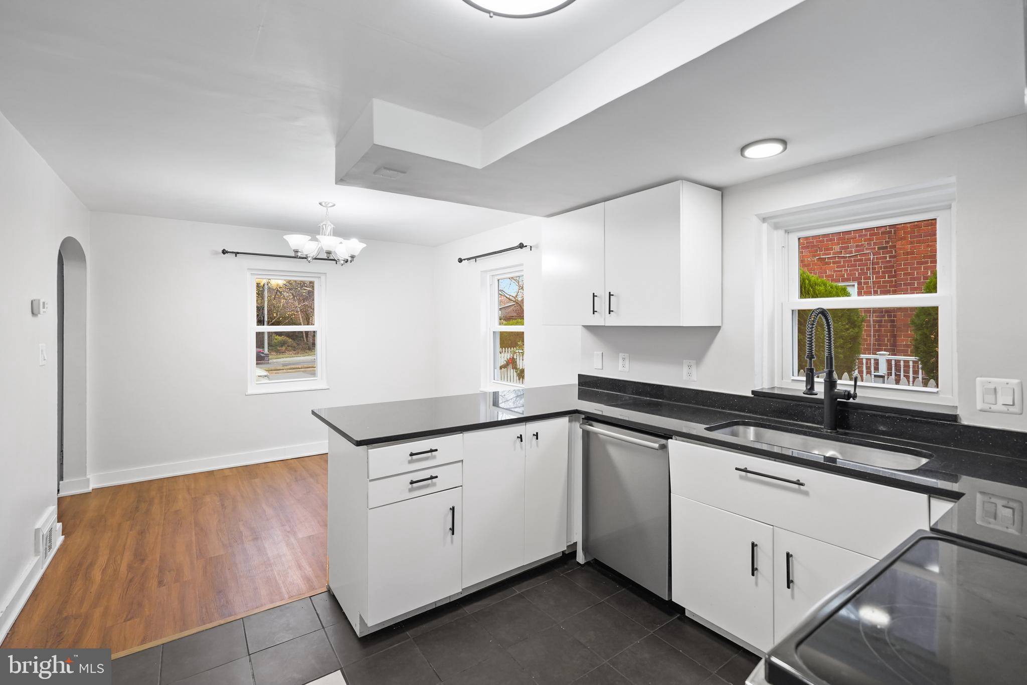 WHISTLING PINES - Residential