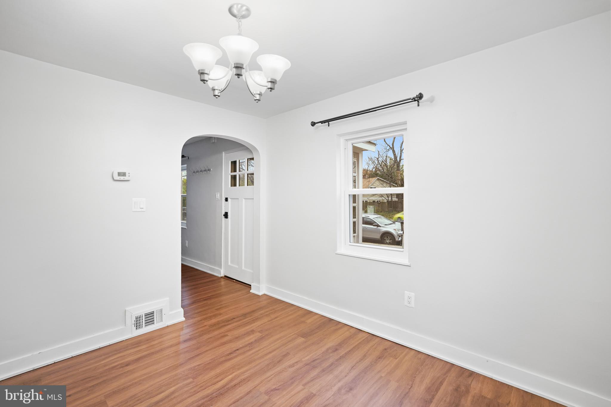 WHISTLING PINES - Residential