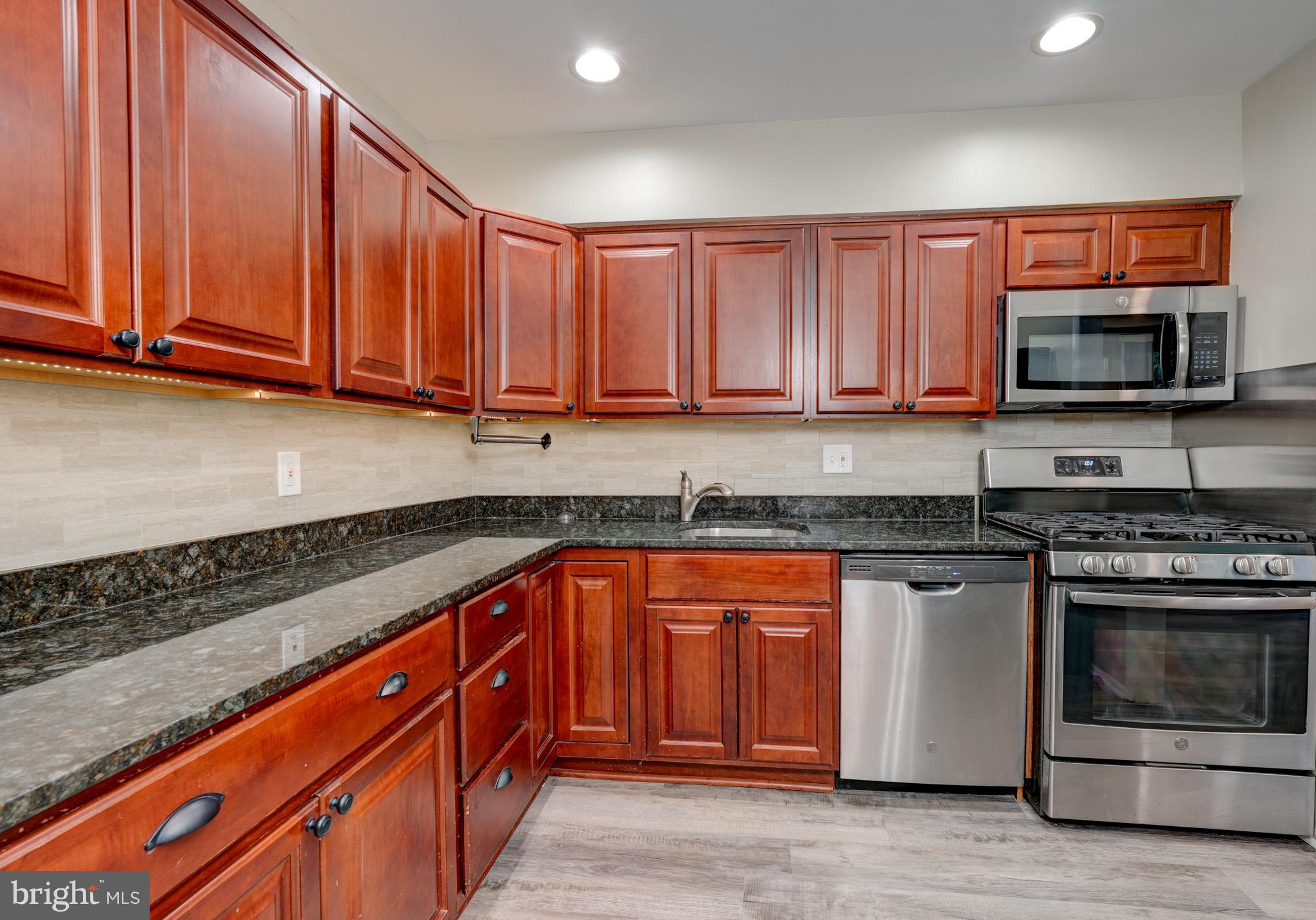 NORTH CREEK VILLAS - Residential