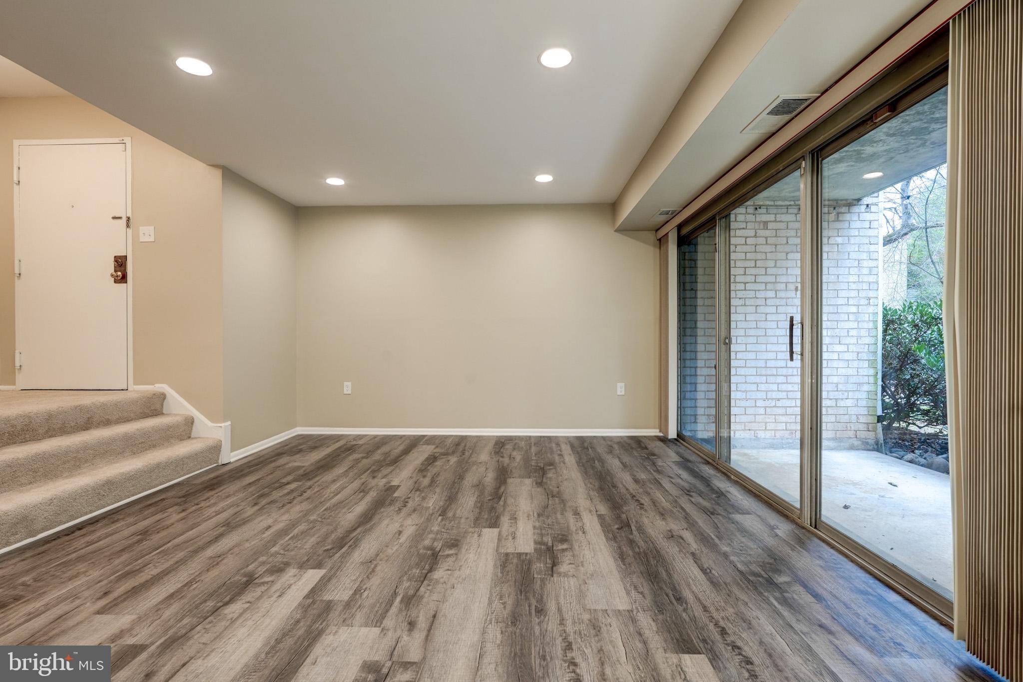 NORTH CREEK VILLAS - Residential