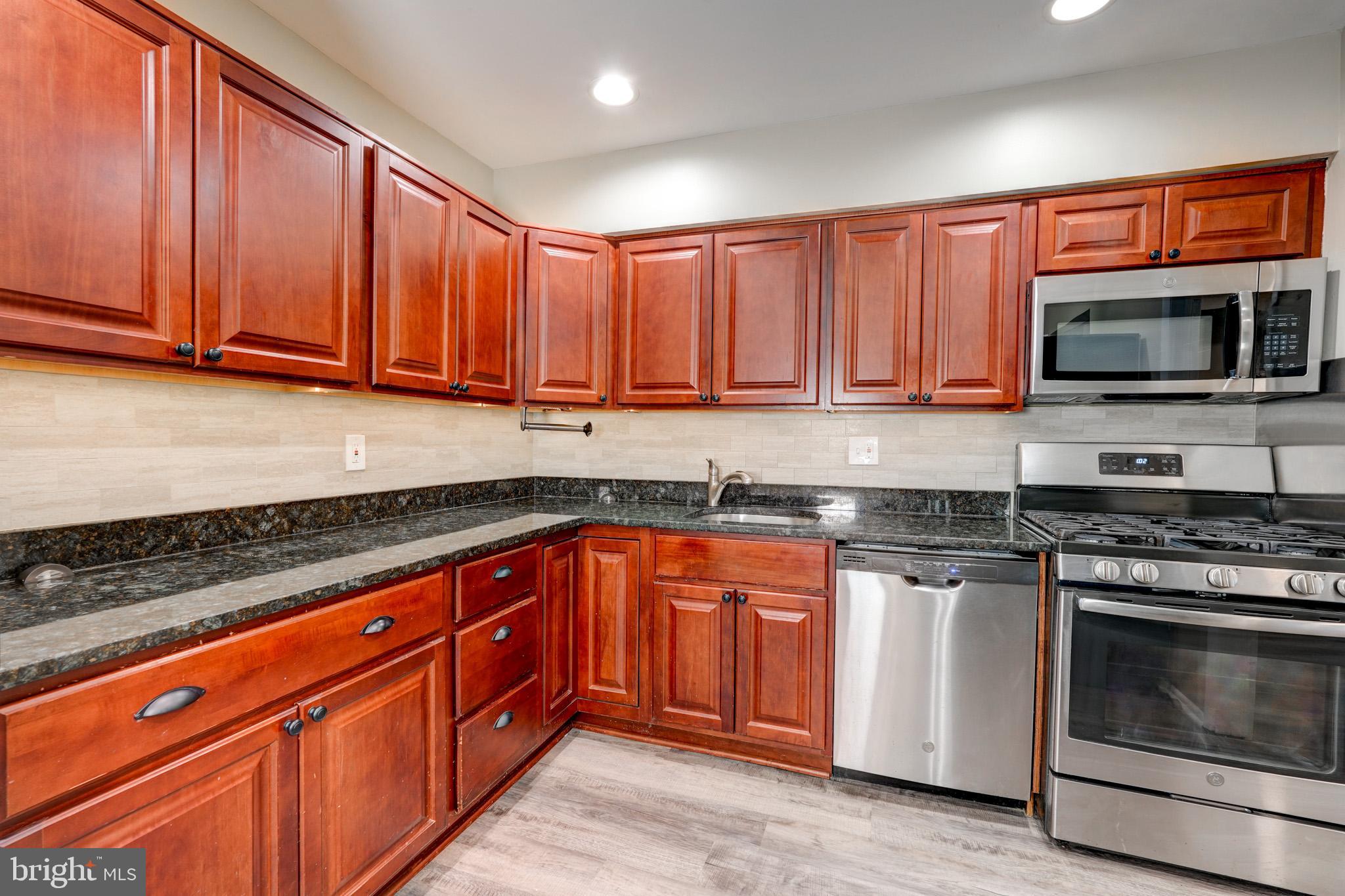 NORTH CREEK VILLAS - Residential