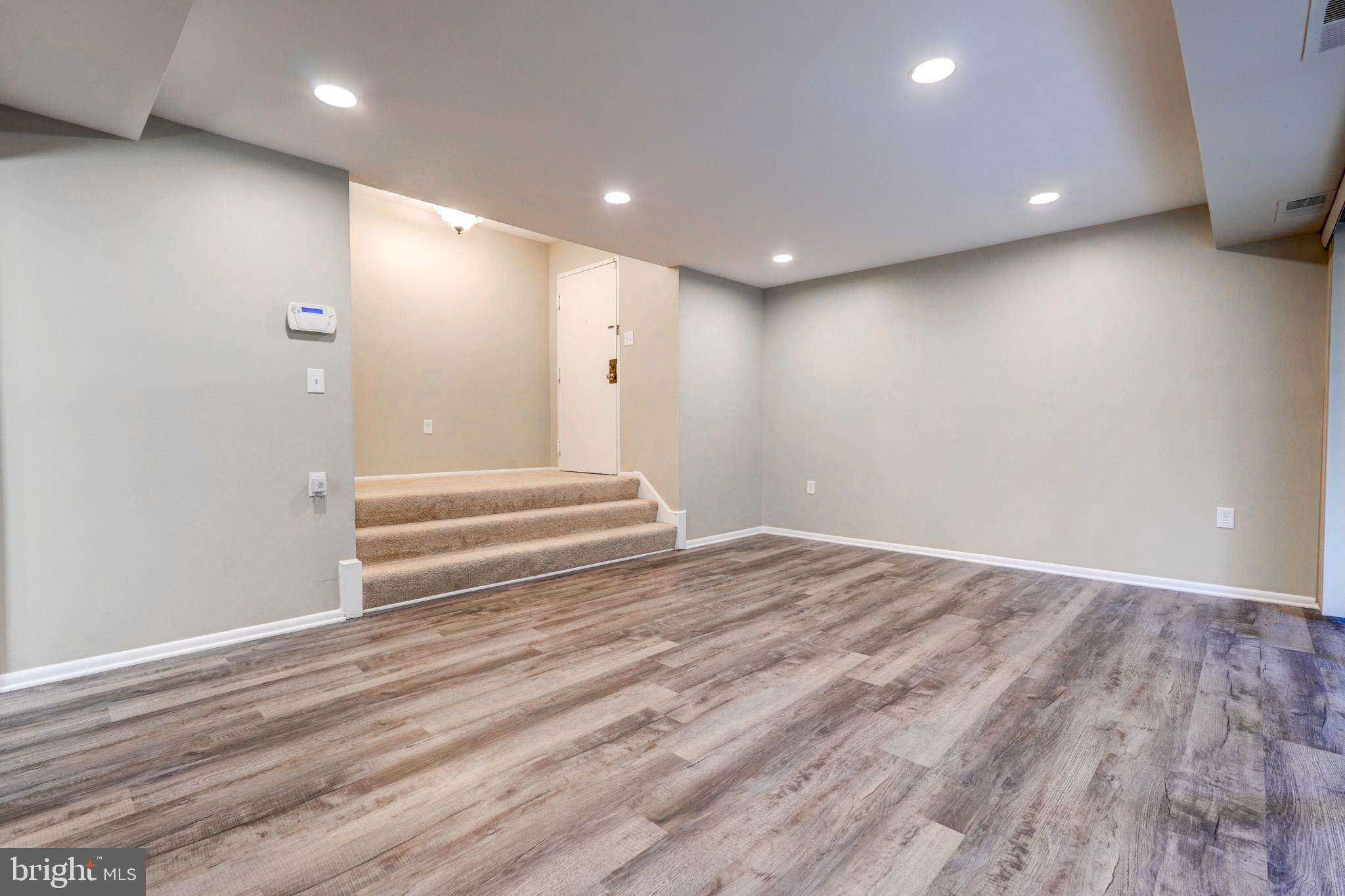 NORTH CREEK VILLAS - Residential