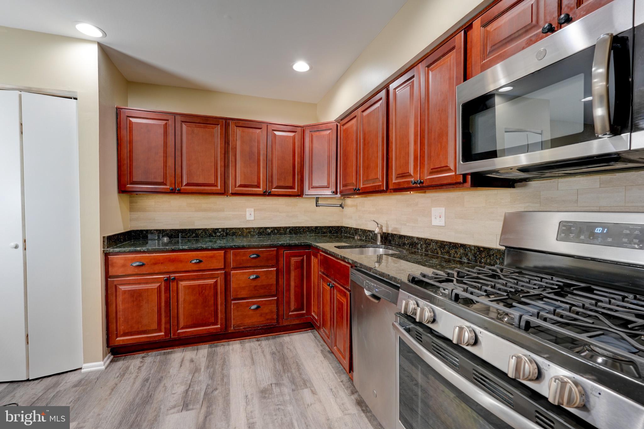 NORTH CREEK VILLAS - Residential