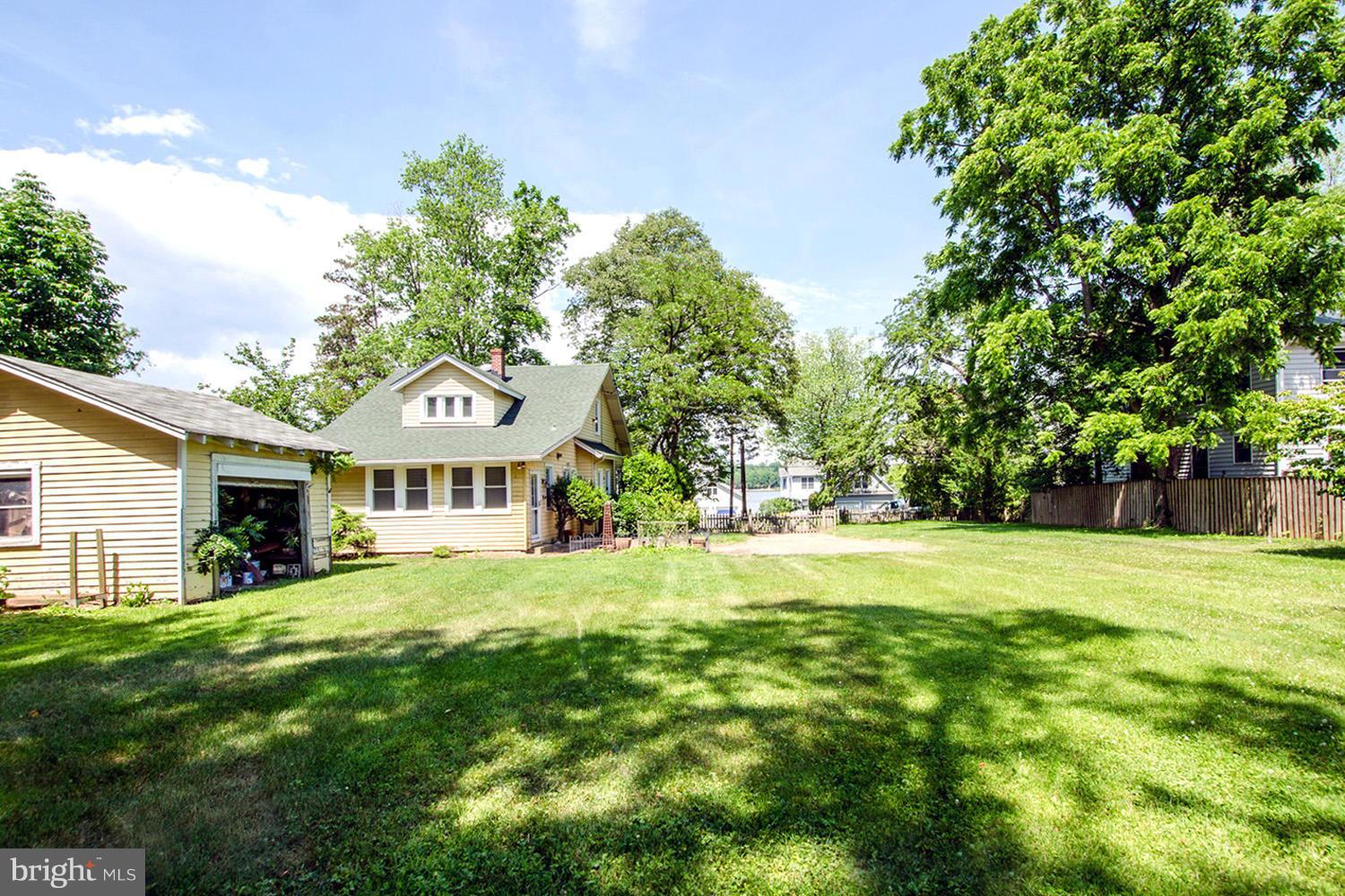 EDGEWATER BEACH - Residential