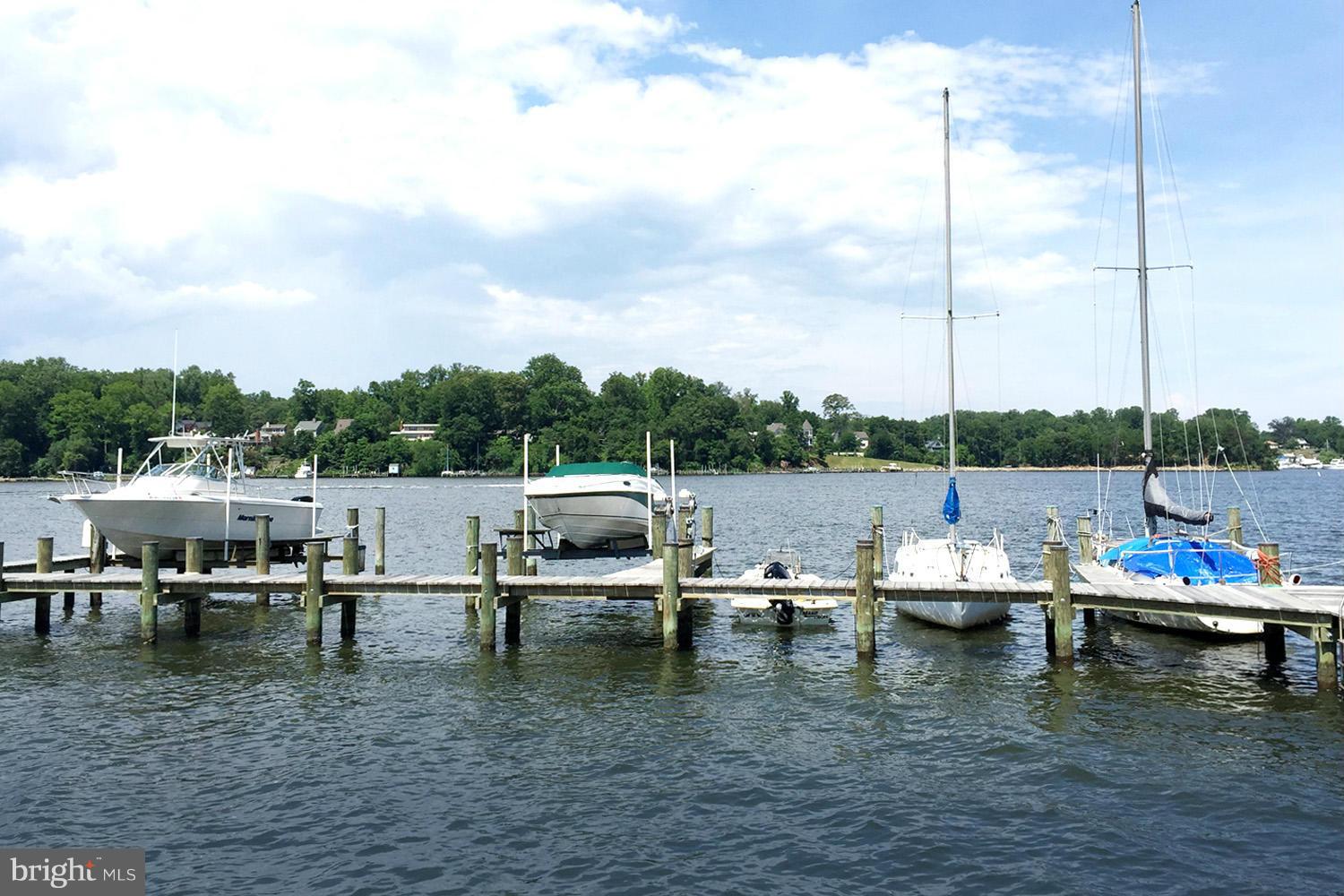 EDGEWATER BEACH - Residential