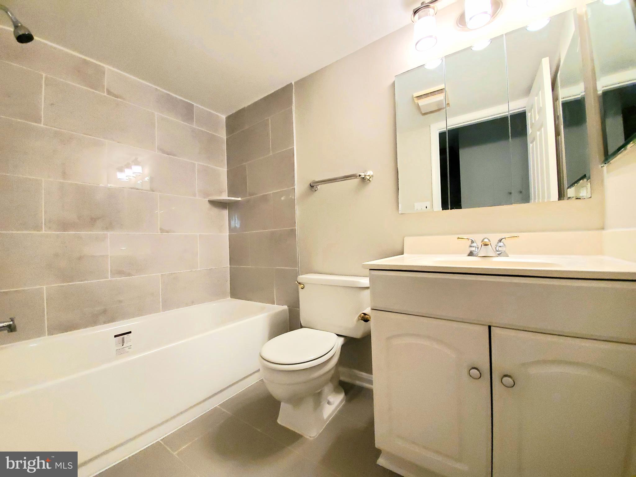 PONDS AT CENTREVILLE - Residential