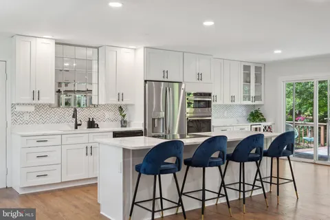 3426 Bedivere Court, Annandale, VA MLS: VAFX2239066