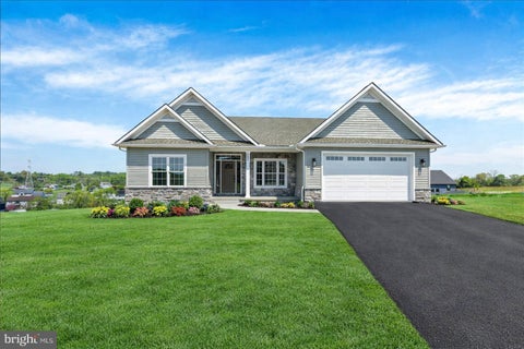 Homes For Sale - 111 Starlight Lane Ln<br/> LEBANON, PA 17046