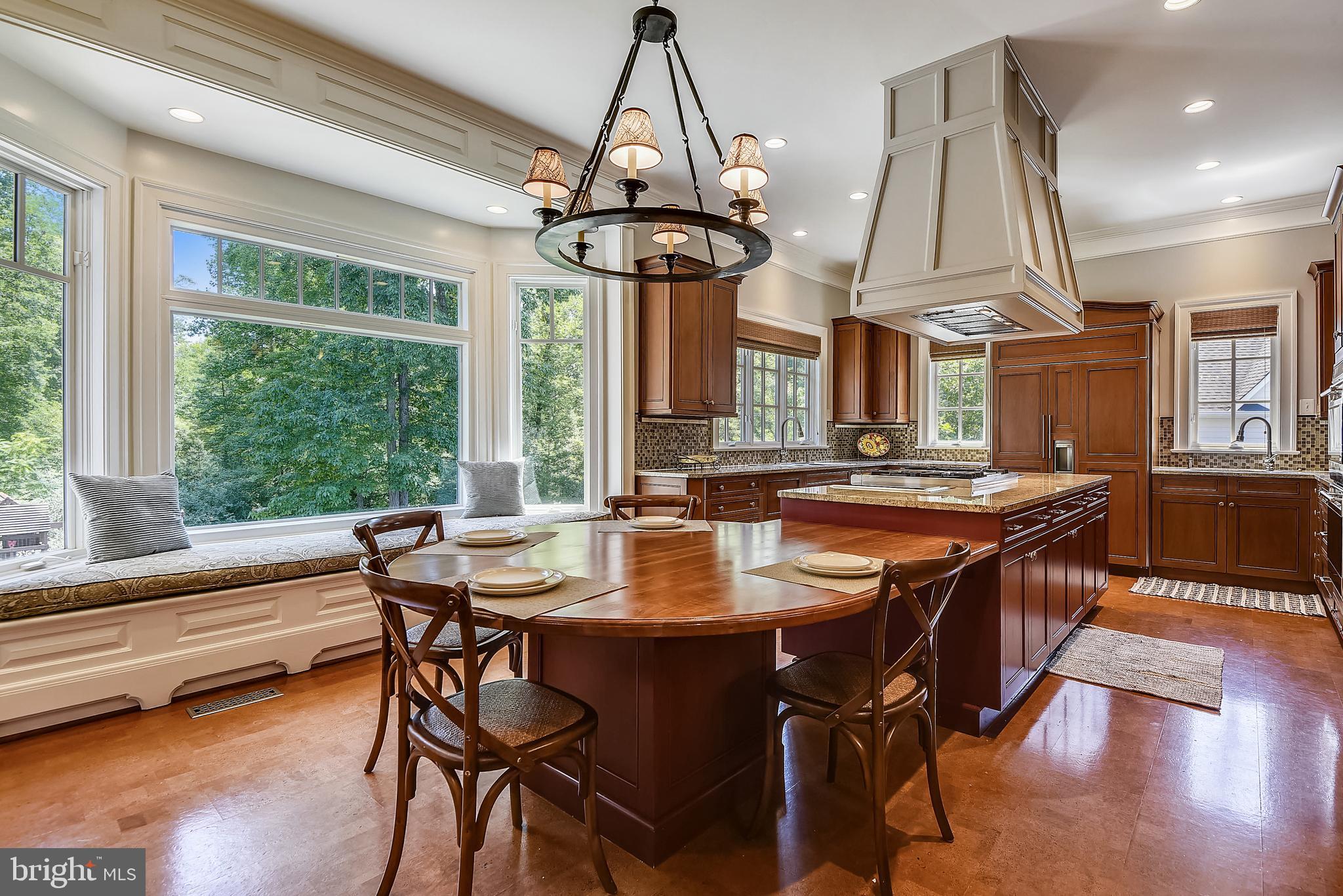 NEAR CLIFTON - Residential