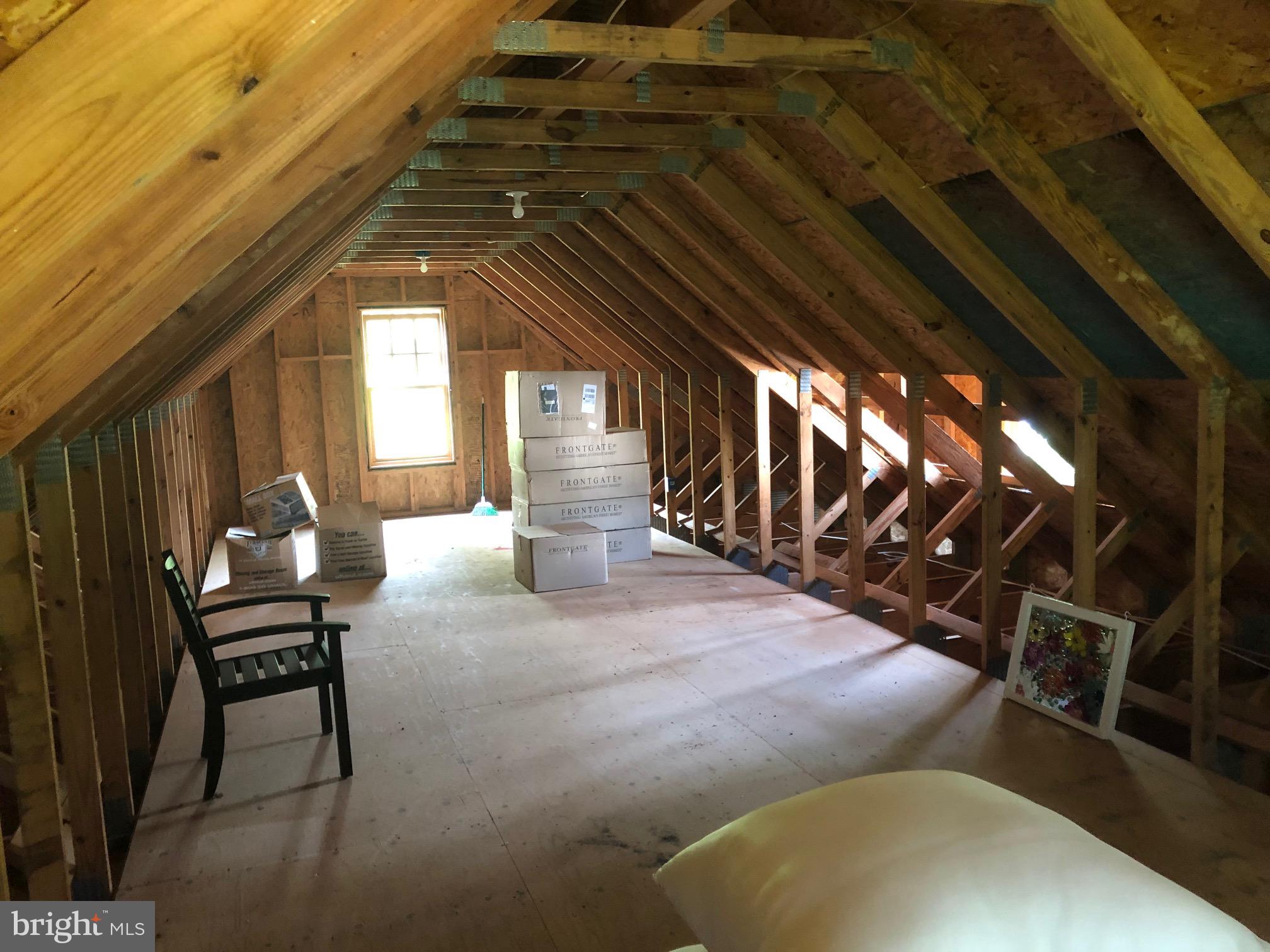 NEAR CLIFTON - Residential