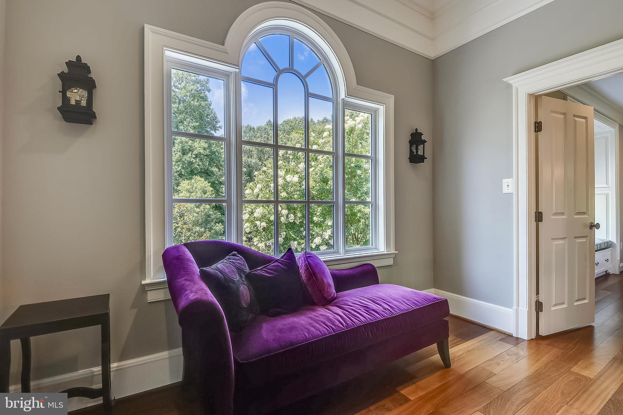 NEAR CLIFTON - Residential