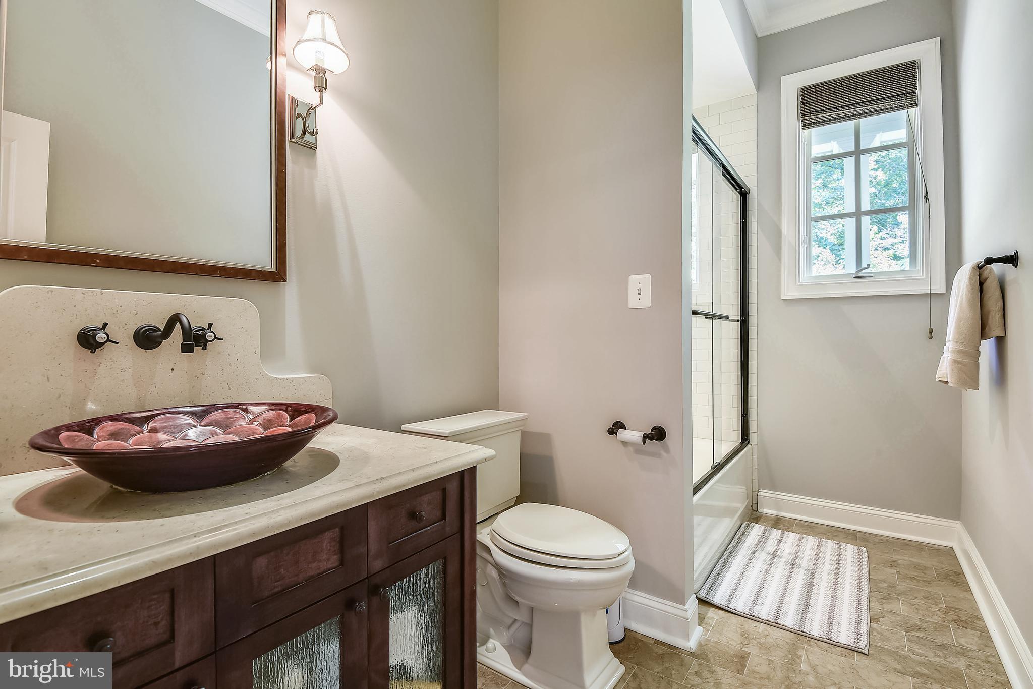 NEAR CLIFTON - Residential