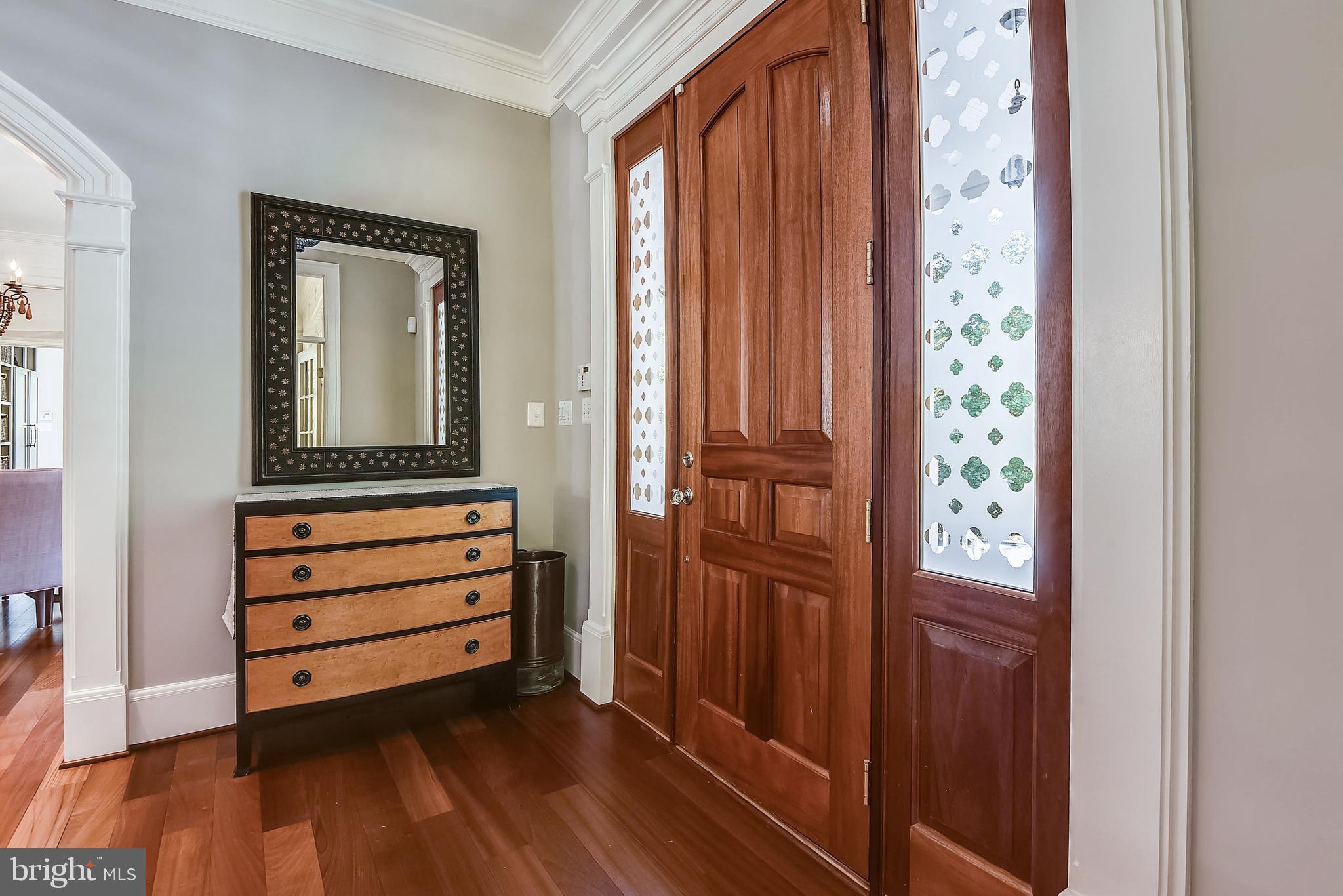 NEAR CLIFTON - Residential