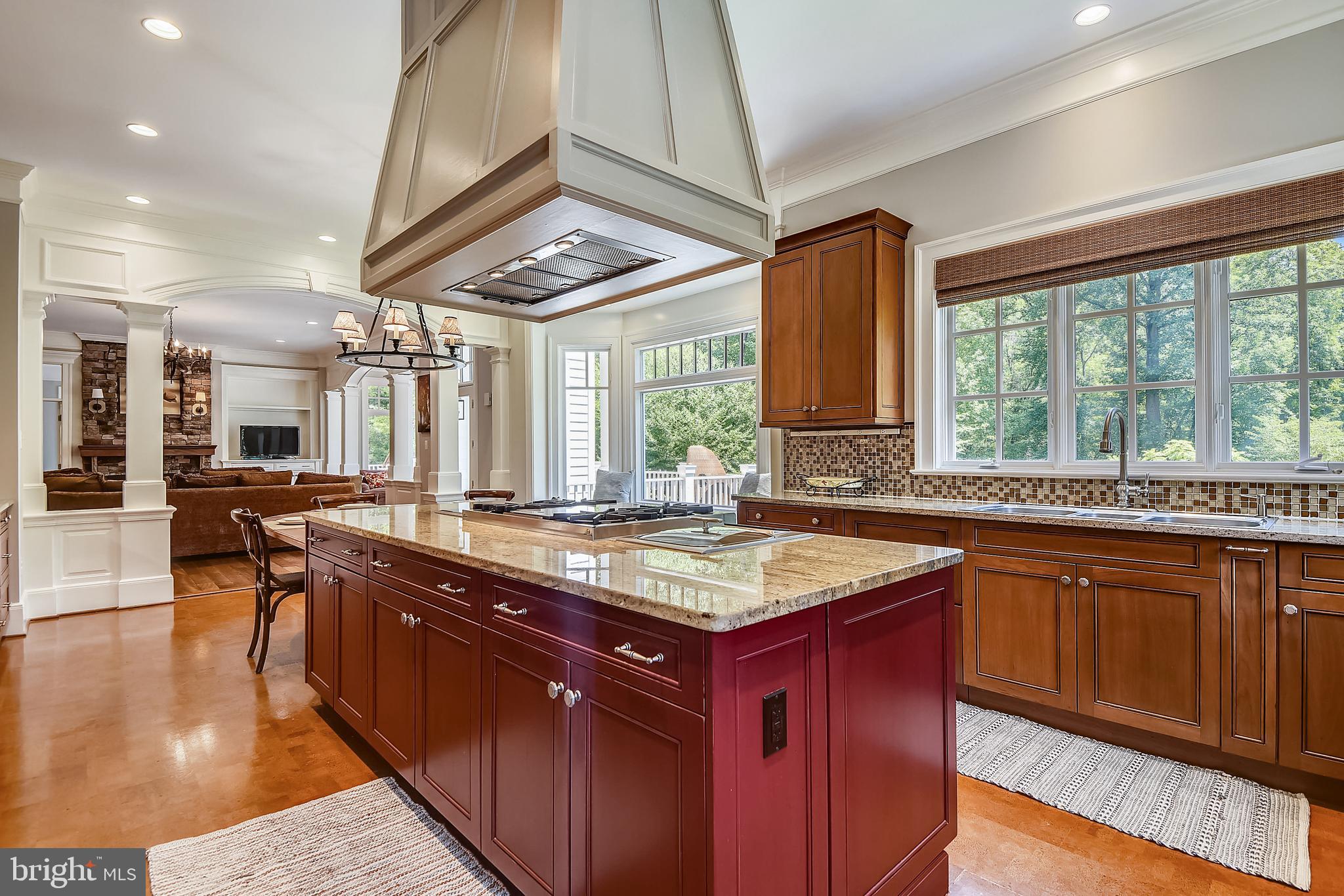 NEAR CLIFTON - Residential