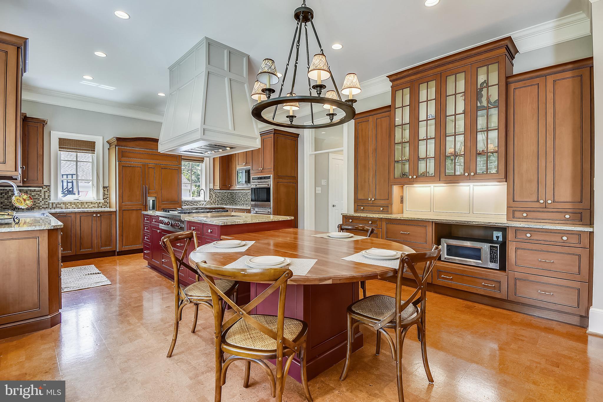 NEAR CLIFTON - Residential