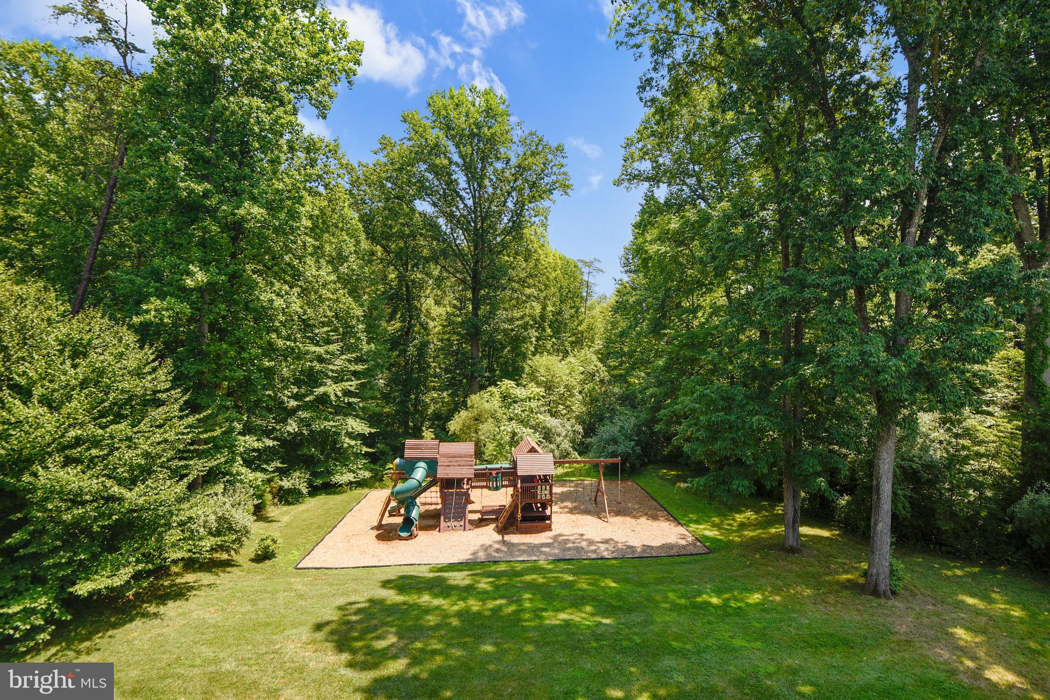 NEAR CLIFTON - Residential